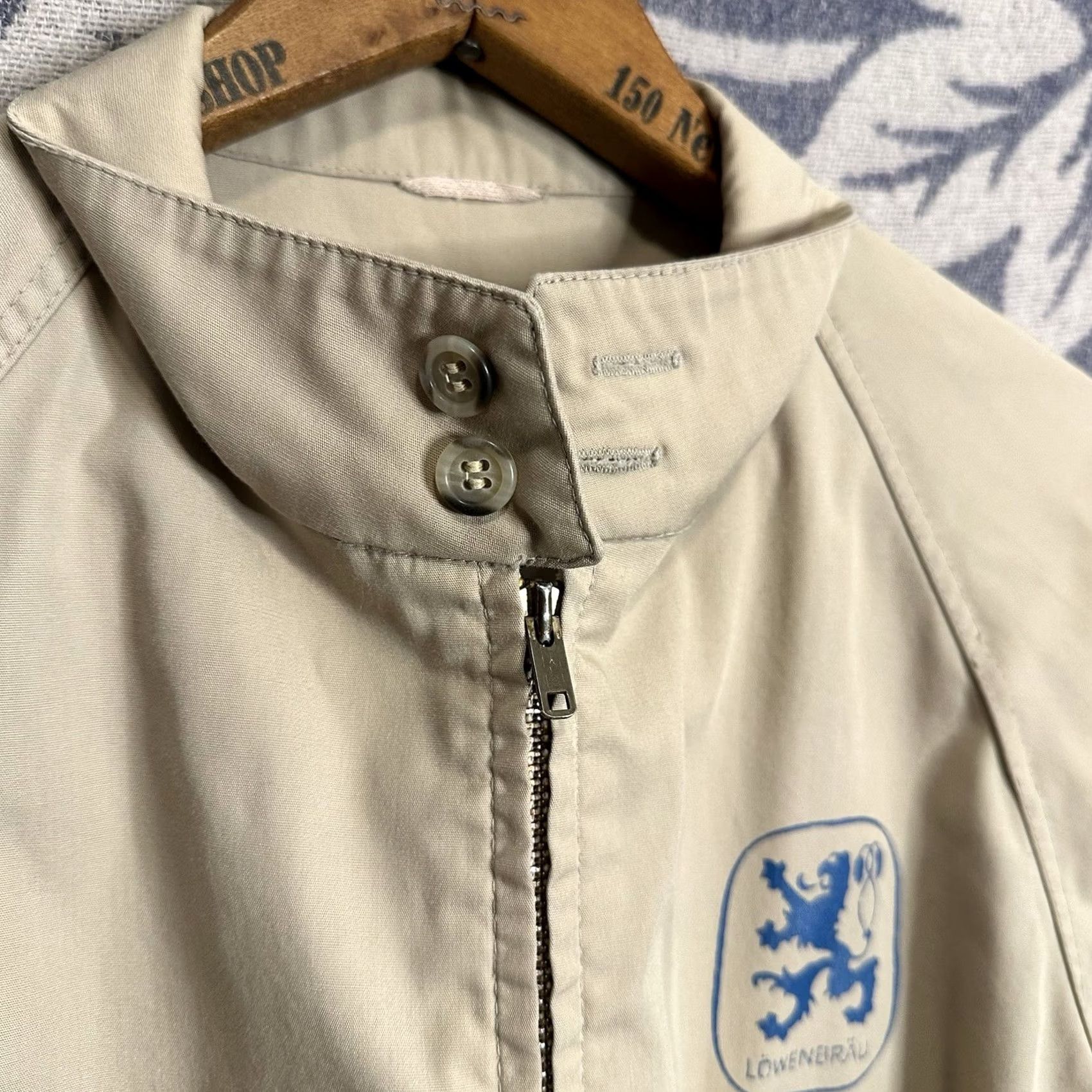 London Fog VINTAGE London Fog German Brewery Beer Lightweight Jacket 40 L Beige Bomber Mens Size US XXS / EU 40 - 6 Thumbnail
