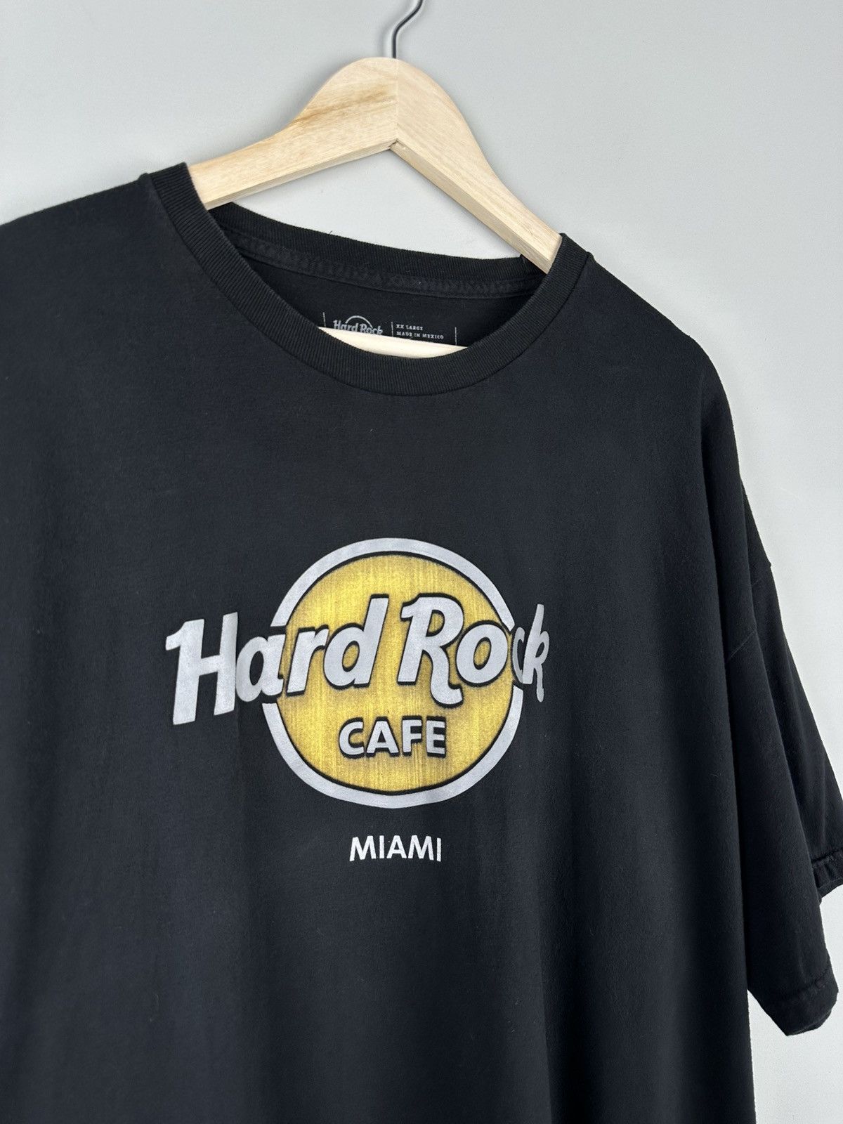 Band Tees × Hard Rock Cafe × Vintage Vintage Y2k Hard Rock Cafe Tee Logo Maimi Size US XXL / EU 58 / 5 - 2 Thumbnail