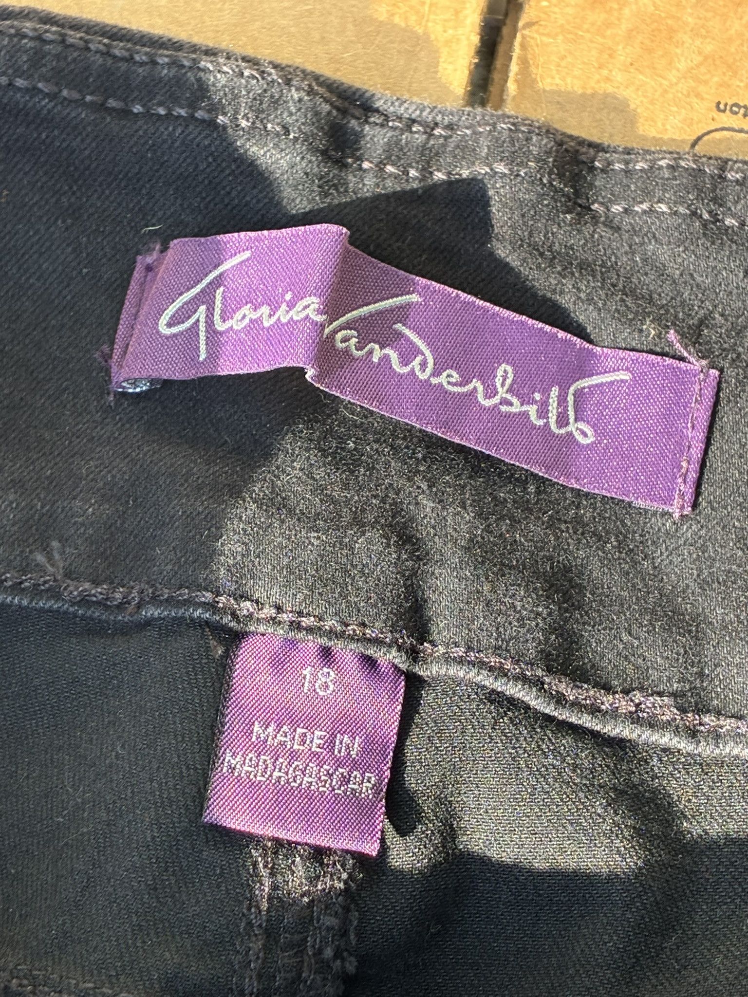 Gloria Vanderbilt Gloria Vanderbilt Amanda Pull On Jeans Slimming Panel Size 40" / US 18 - 5 Thumbnail