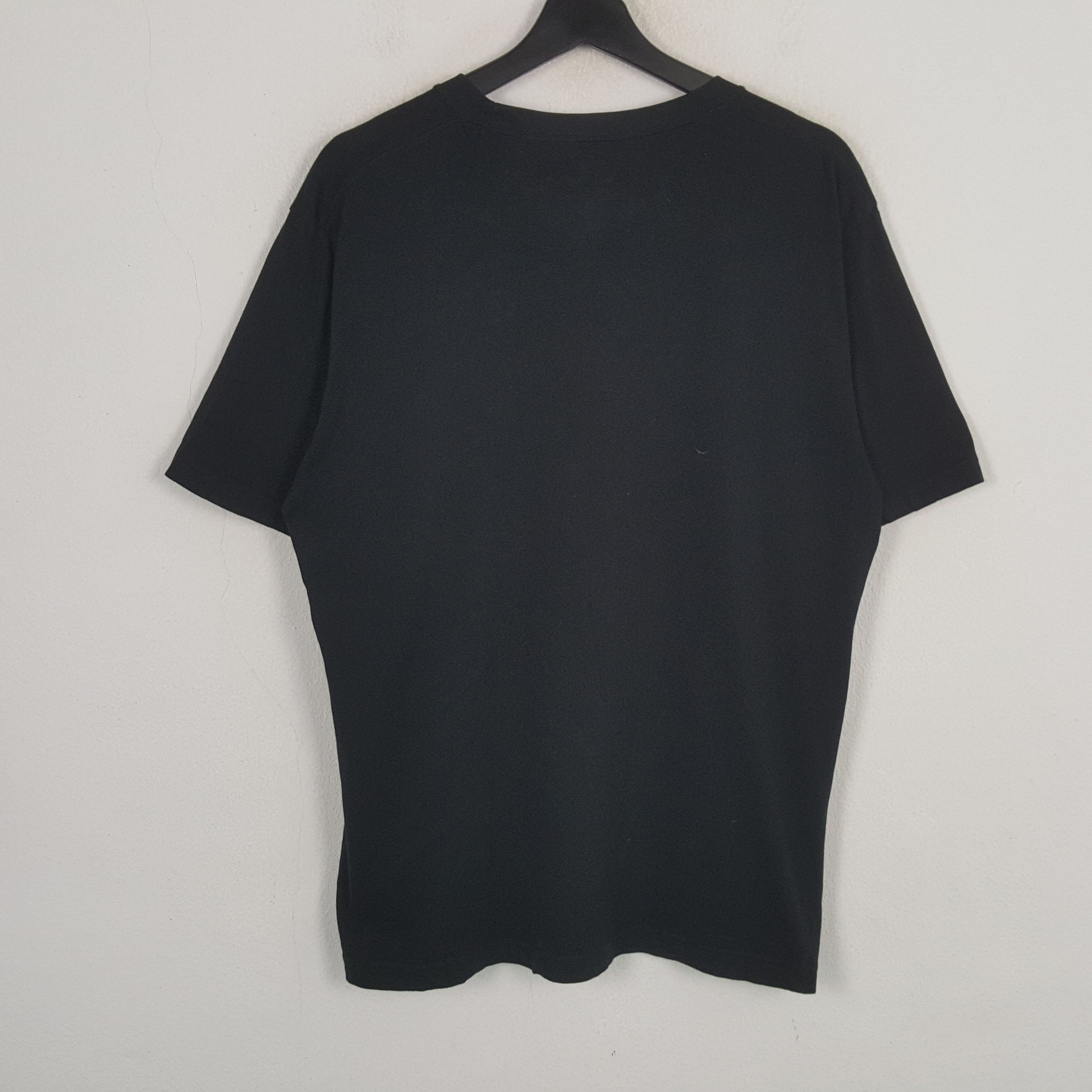 Uniqlo UT Uniqlo X Nintendo Streetwear Tshirt RR18 Size US L / EU 52-54 / 3 - 3 Thumbnail