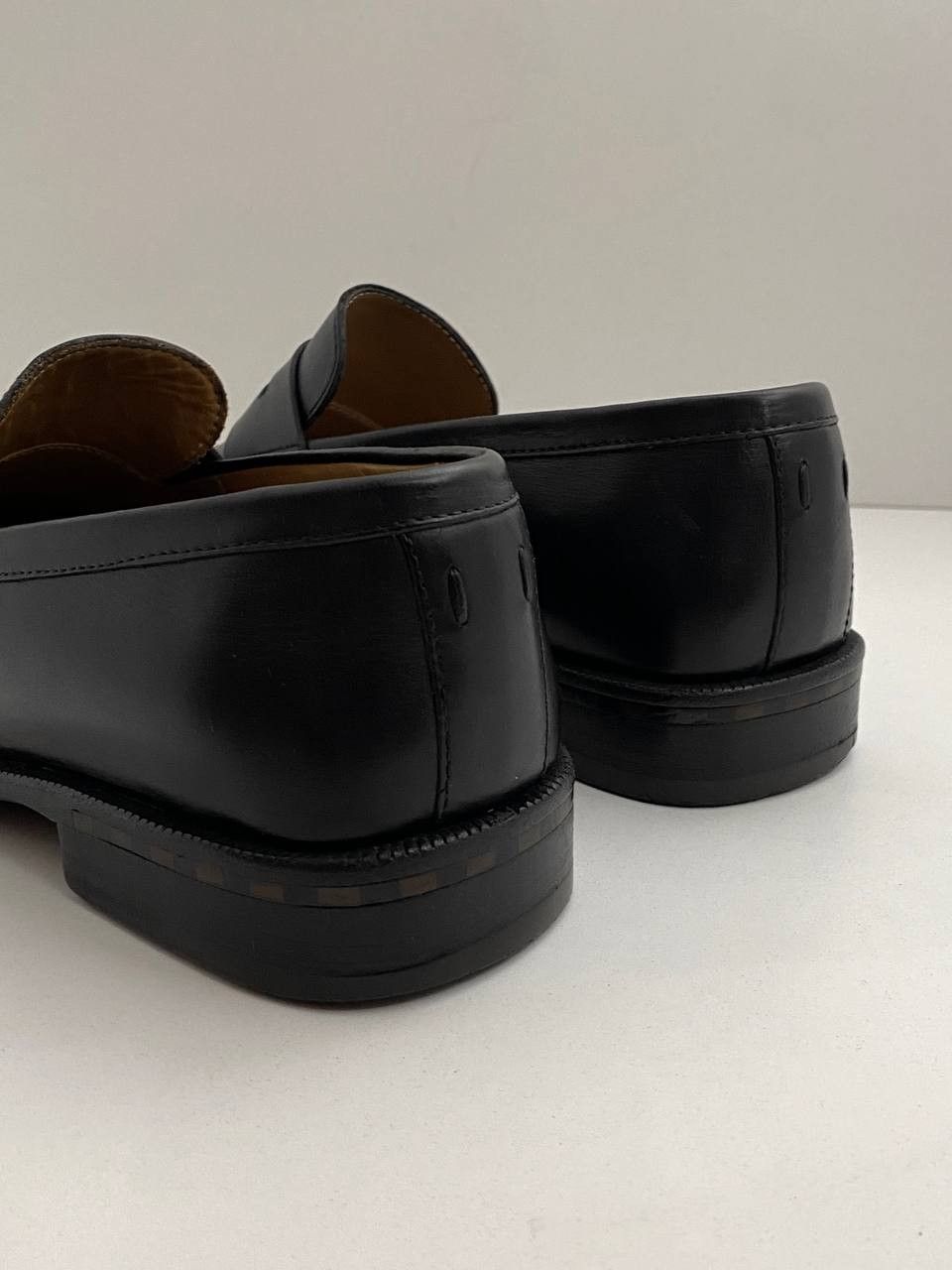 Louis Vuitton Louis Vuitton LV Black Leather Classic Loafer Dress Shoes Size US 9.5 / EU 42-43 - 13 Thumbnail