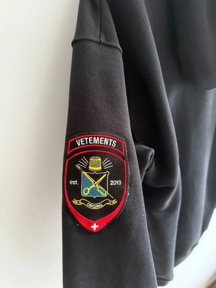 Vetements Vetements Police Patches Zip-up Hoodie Size US S / EU 44-46 / 1 - 3 Thumbnail