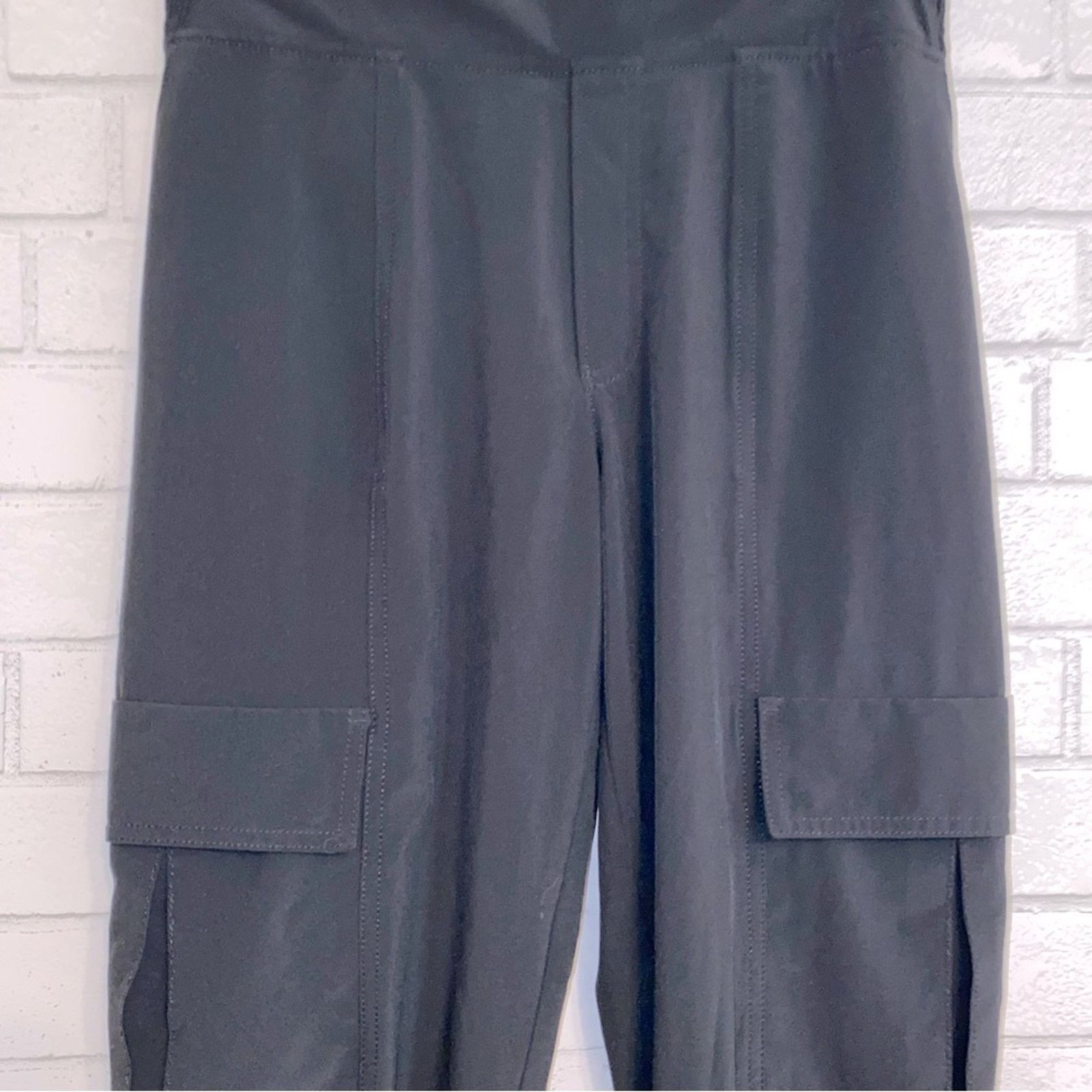 Athleta ATHLETA $98 Chelsea Utility Cargo Jogger Black Sz 4 EUC Size 27" / US 4 / IT 40 - 11 Thumbnail