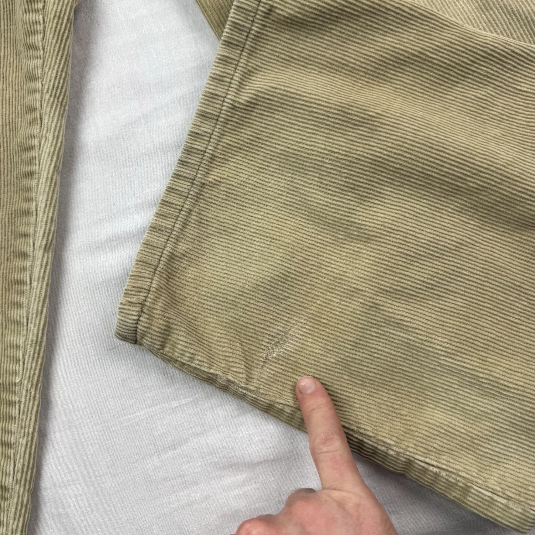 Quiksilver VINTAGE Quiksilver Corduroy Pants Adult 34x32 Khaki Relaxed Hipster Faded Surf Beige Men Regular 34 Corduroy Pants Hipster Surf Quiksilver Men Size US 34 / EU 50 - 7 Thumbnail