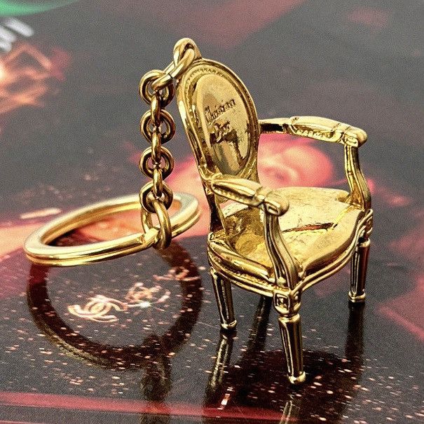 Dior Christian Dior Vintage Gold Chair Keyholder Size ONE SIZE - 1 Thumbnail