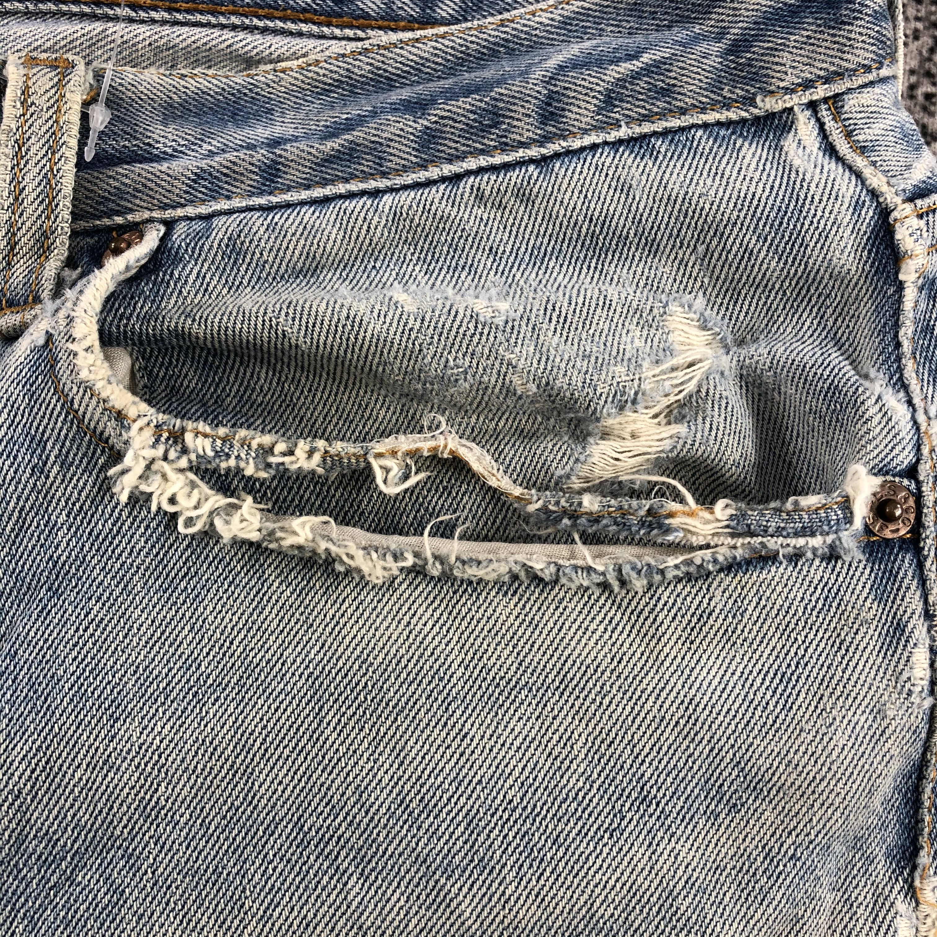 Levi's Vintage 90s Levi's 501 Jeans Distressed Denim KJ889 Size US 36 / EU 52 - 15 Thumbnail