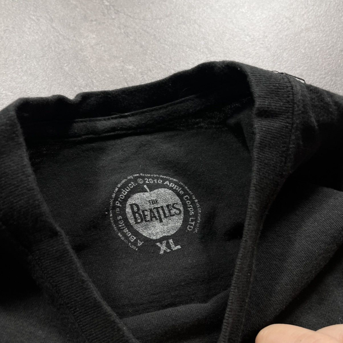 Vintage Vintage 00s The Beatles abbey road apple rock metal band tee Size US XL / EU 56 / 4 - 7 Thumbnail