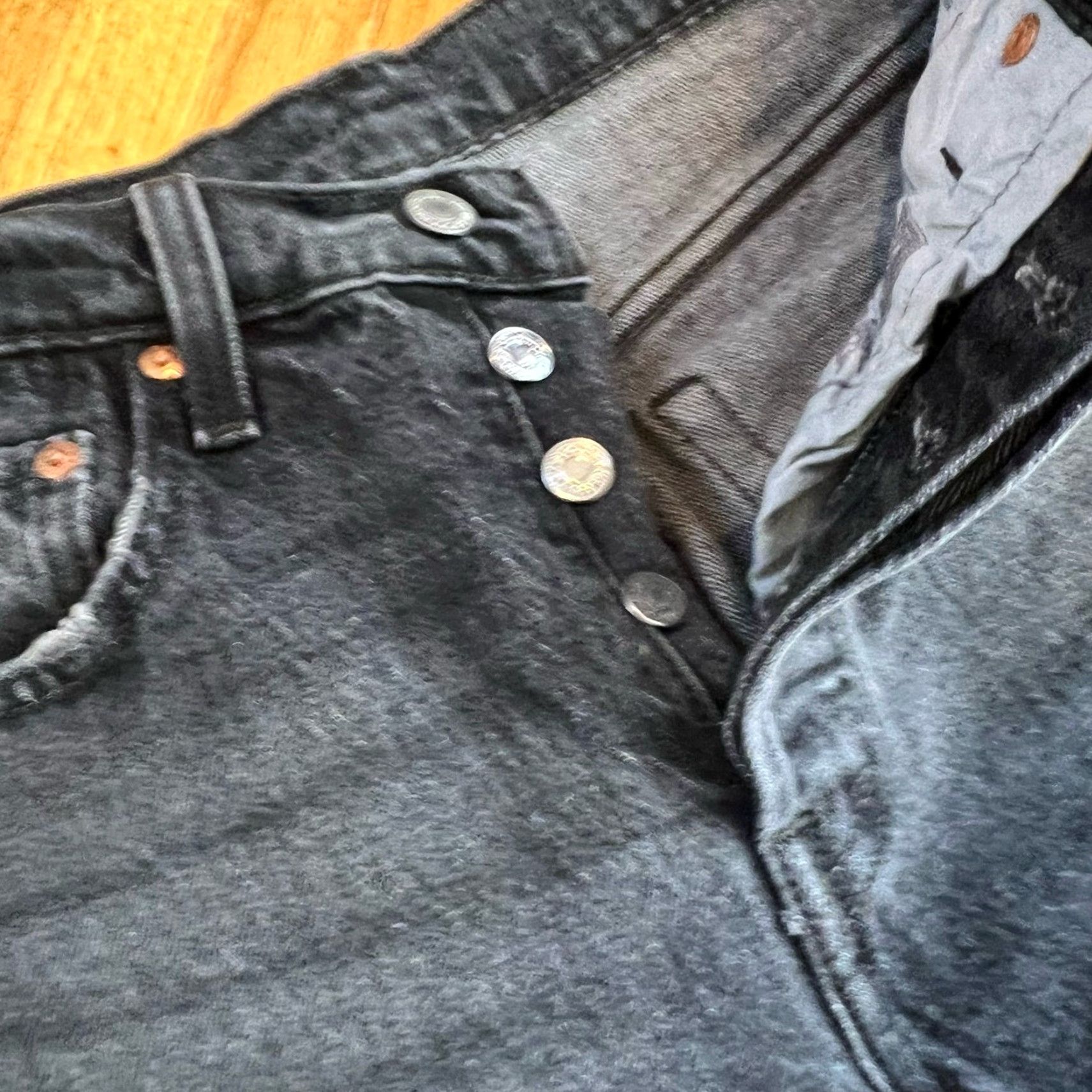Levi's VINTAGE Levi’s Jeans Womens 25 501 S Faded Black Button Fly Premium Measures 27x28 Womens Size 42" / US 20 - 2 Thumbnail