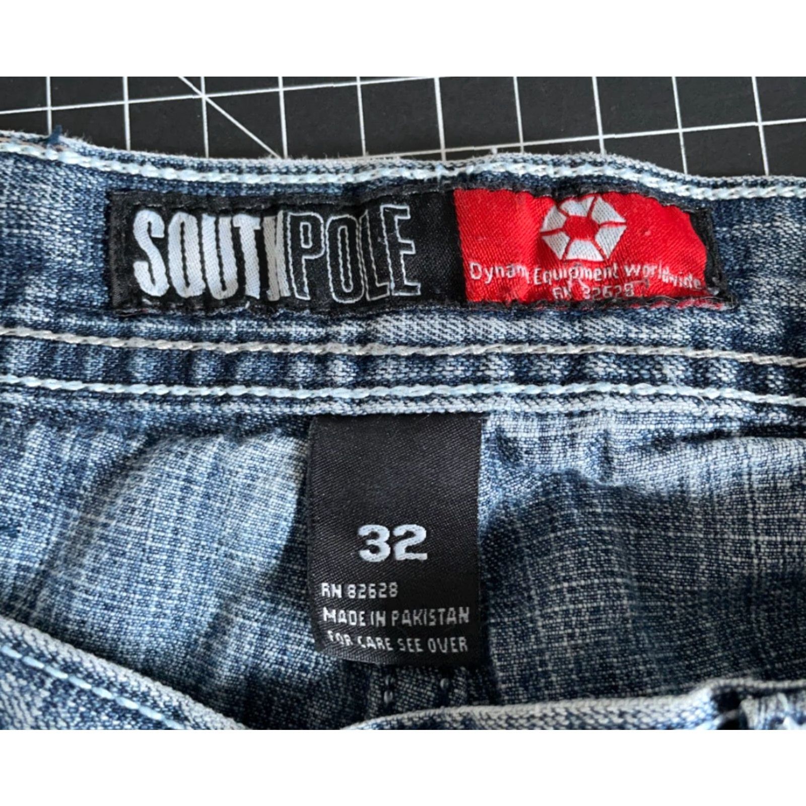 Southpole Southpole Bermuda Shorts Men 29 x 18 Blue Denim Baggy Fit Vintage Y2K Jorts Size US 29 - 3 Thumbnail