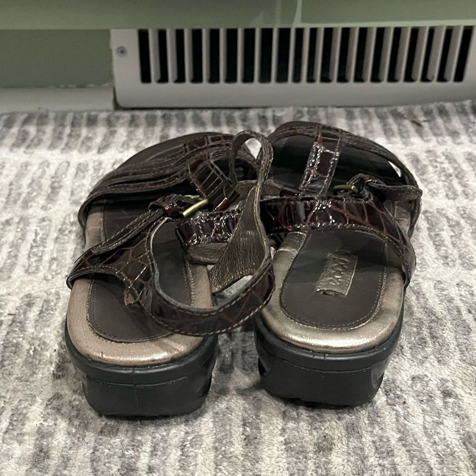 Ecco Ecco Sensata Sandal T-Strap Crocodile Leather Heel Size 6.5 Size US 6.5 / IT 36.5 - 4 Thumbnail