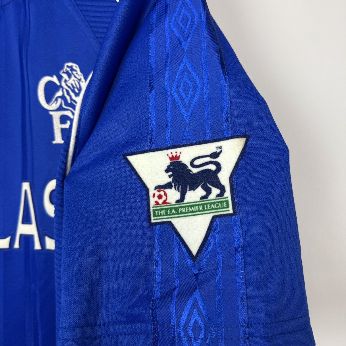 Umbro CHELSEA 1999 2000 HOME FOOTBALL SHIRT SOCCER #9 HASSELBAINK Size US XL / EU 56 / 4 - 9 Thumbnail