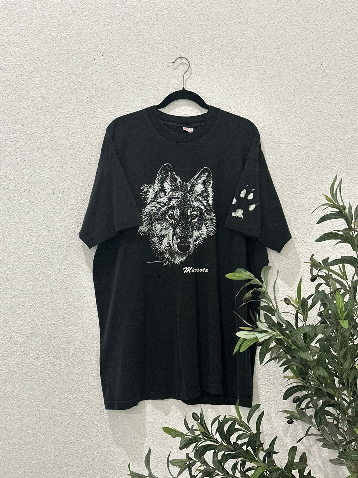 Fruit Of The Loom Vintage 90s Wolf Paw Print Single Stitch Tshirt XXL Black Size US XXL / EU 58 / 5 - 1 Thumbnail