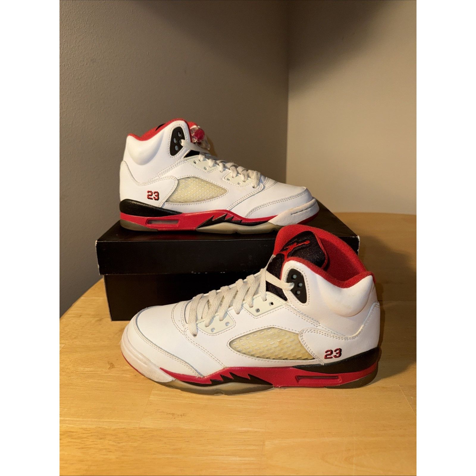Jordan Brand Air Jordan 5 Fire Red 2020 - Size 5.5Y 7 Women Size US 5 / EU 37 - 3 Thumbnail