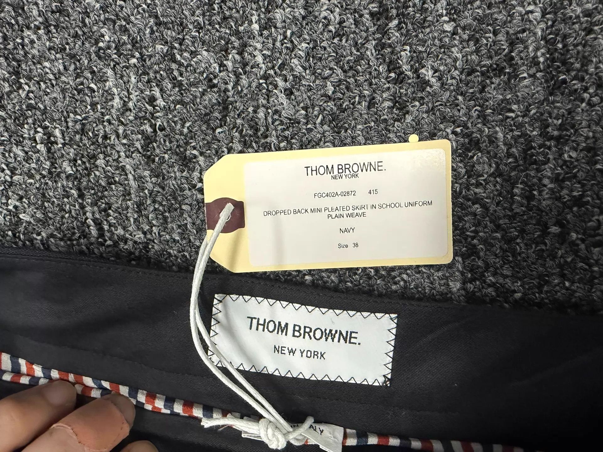 Thom Browne Thom Browne Navy Gold Buckle Pleated Short Skirt 38 Size 26" / US 2 / IT 38 - 4 Thumbnail