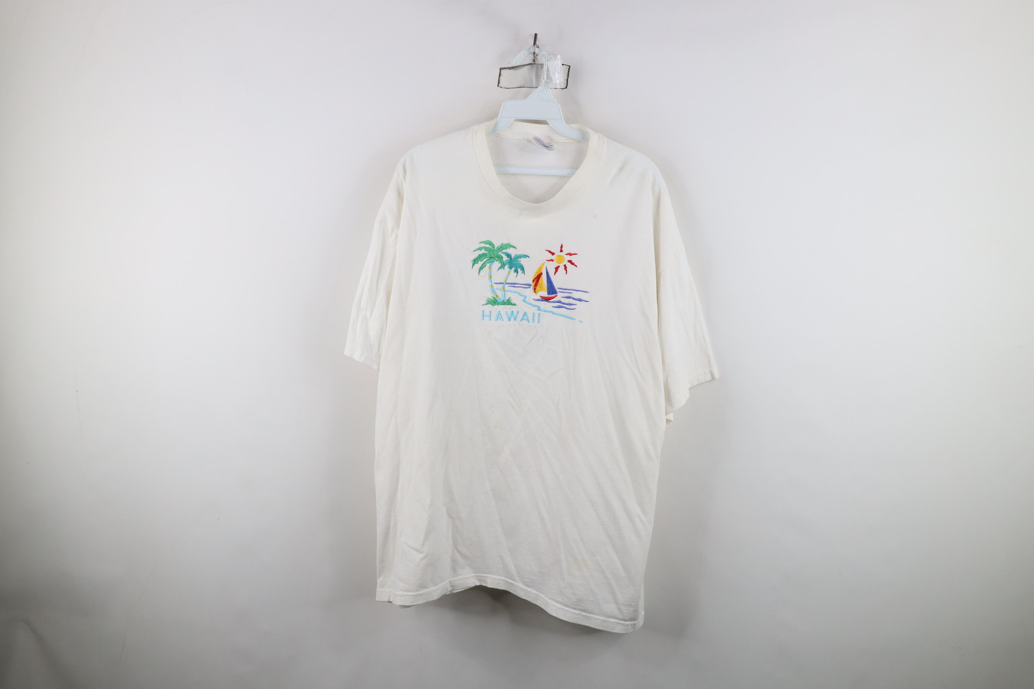 Vintage Vintage 90s Streetwear Hawaii Sailboat Sun Beach T-Shirt Size US XL / EU 56 / 4 - 1 Thumbnail