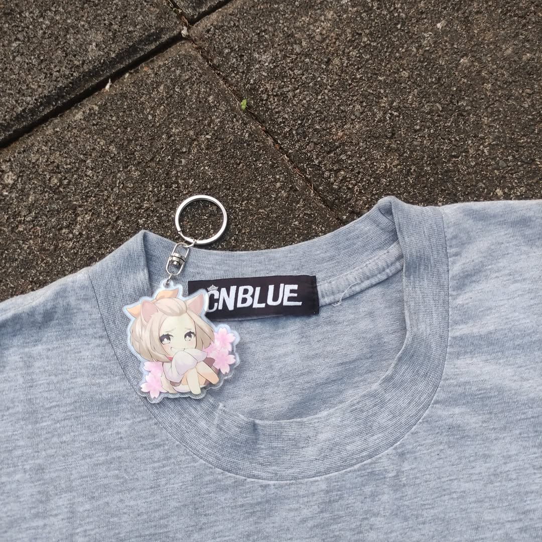 Band Tees CNBLUE 5th Anniversary Japan Tour 2016 Size US L / EU 52-54 / 3 - 4 Thumbnail