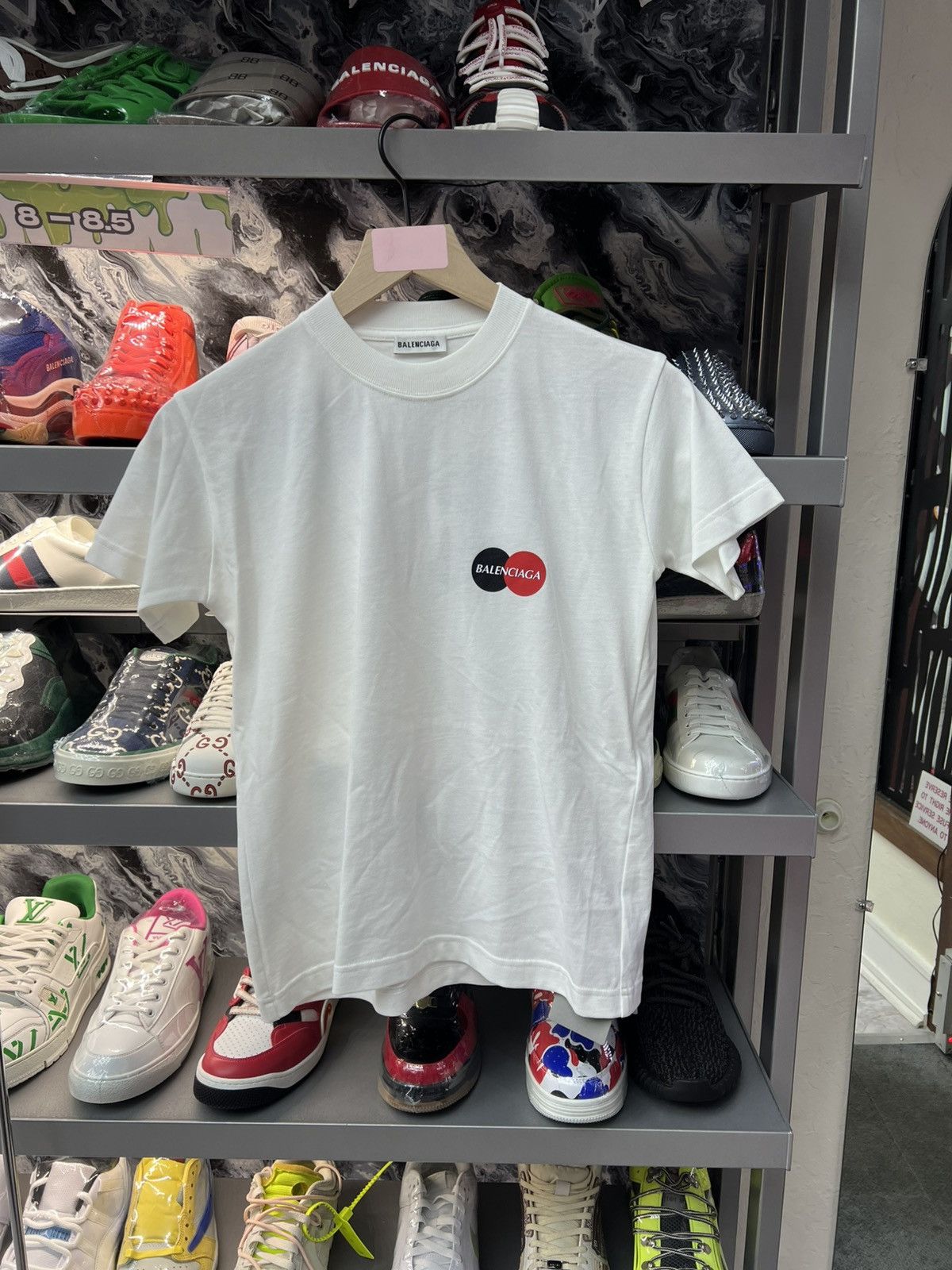 Balenciaga Balenciaga white mastercard white tee Size US S / EU 44-46 / 1 - 1 Thumbnail