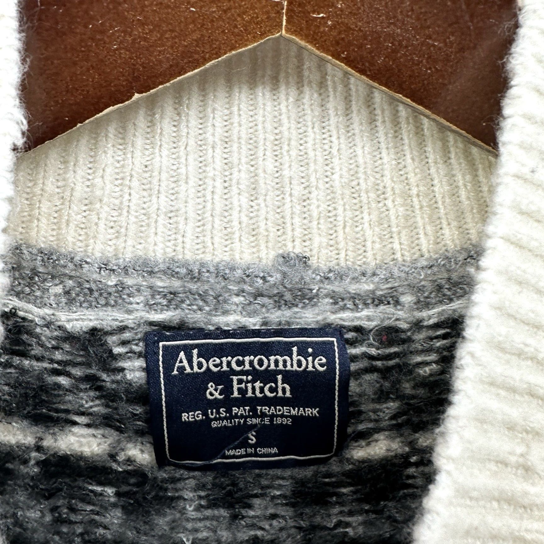 Abercrombie & Fitch Vintage Abercrombie & Fitch Women's Sweater Pullover Fair Isle 90s Knitted Ivory Preppy Size S Size S / US 4 / IT 40 - 6 Thumbnail