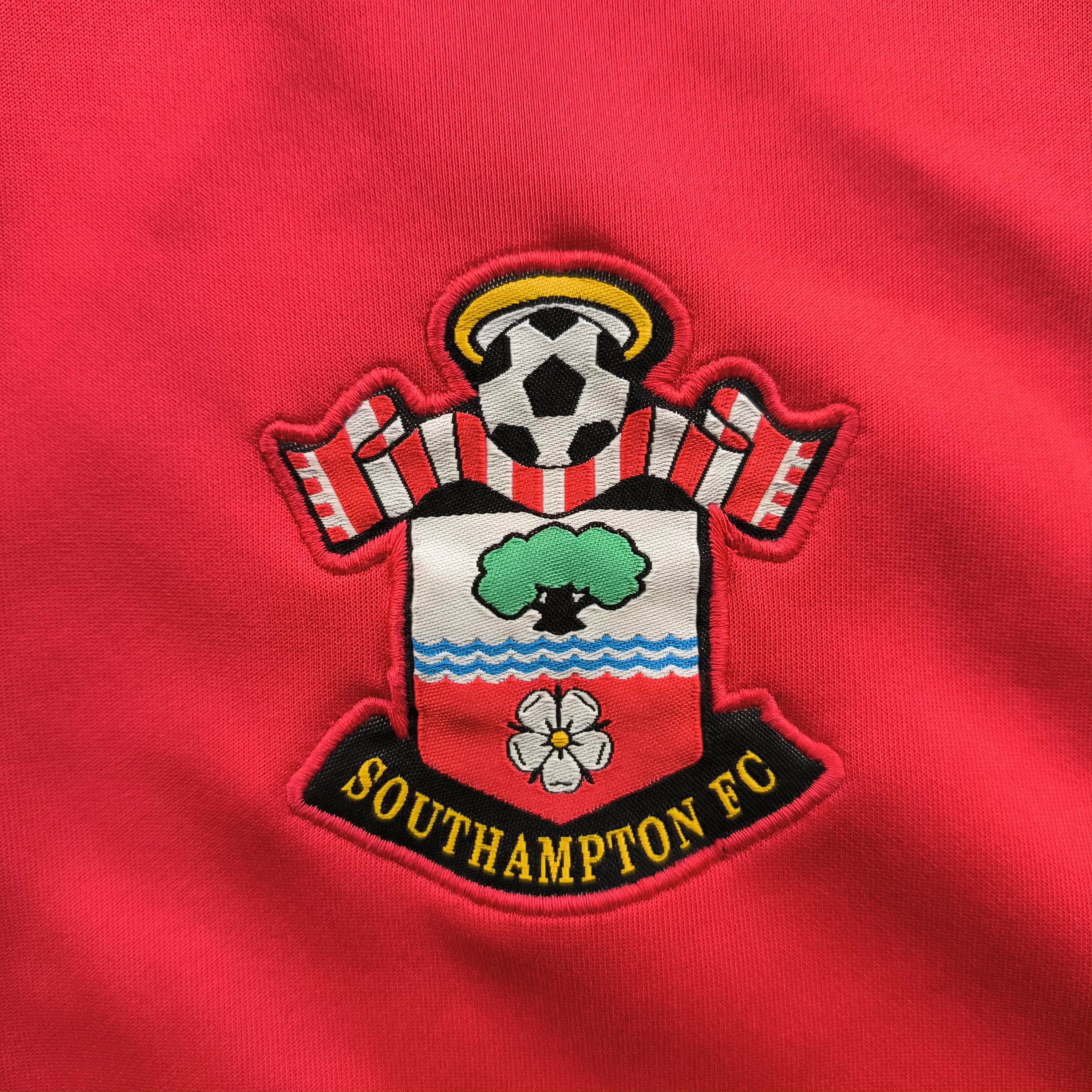 Hummel Southampton 2021-22 Hummel top size L Size US L / EU 52-54 / 3 - 3 Thumbnail