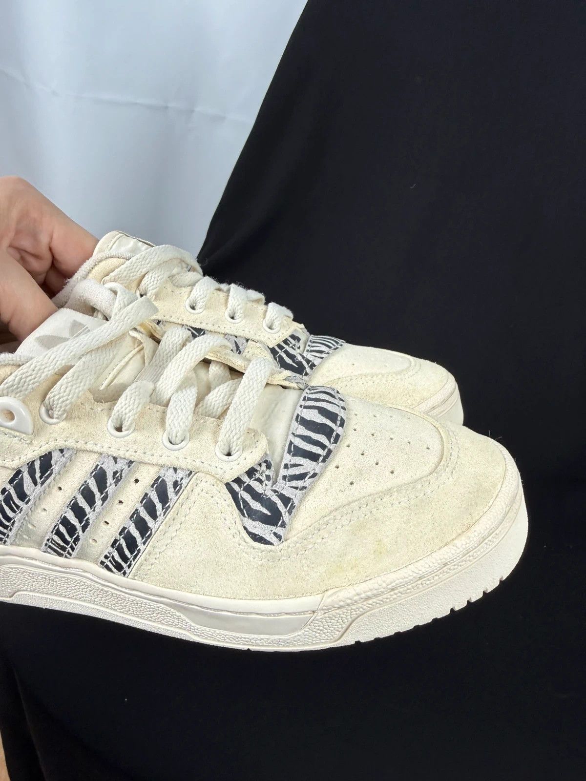 Adidas Adidas Rivary Low Zebra Trainers size 38.5 Size US 7 / IT 37 - 11 Thumbnail