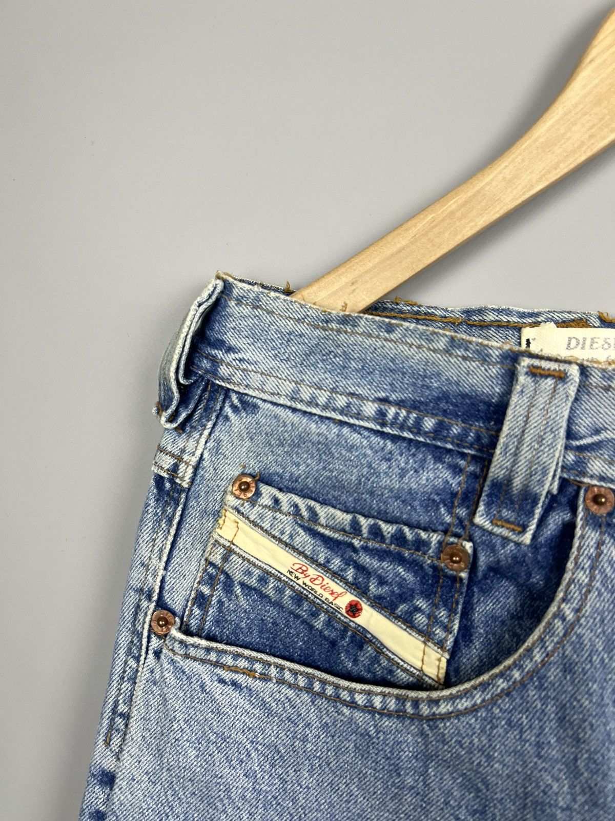 Diesel W34 Diesel New World Basics Vintage Jeans Distressed Mom Size US 34 / EU 50 - 10 Thumbnail