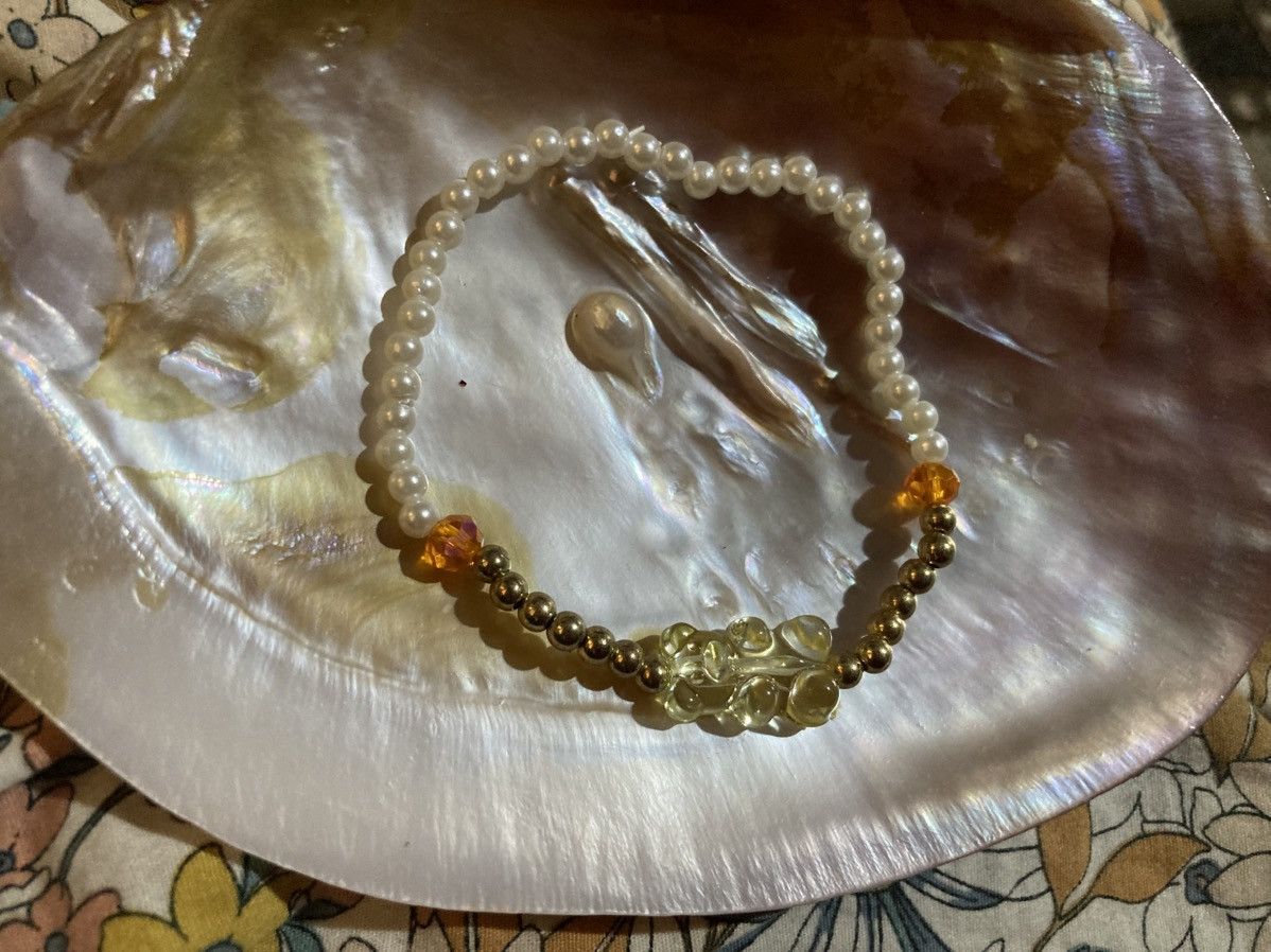 Other Yellow gummy bear and faux pearl bracelet Size ONE SIZE - 1 Thumbnail
