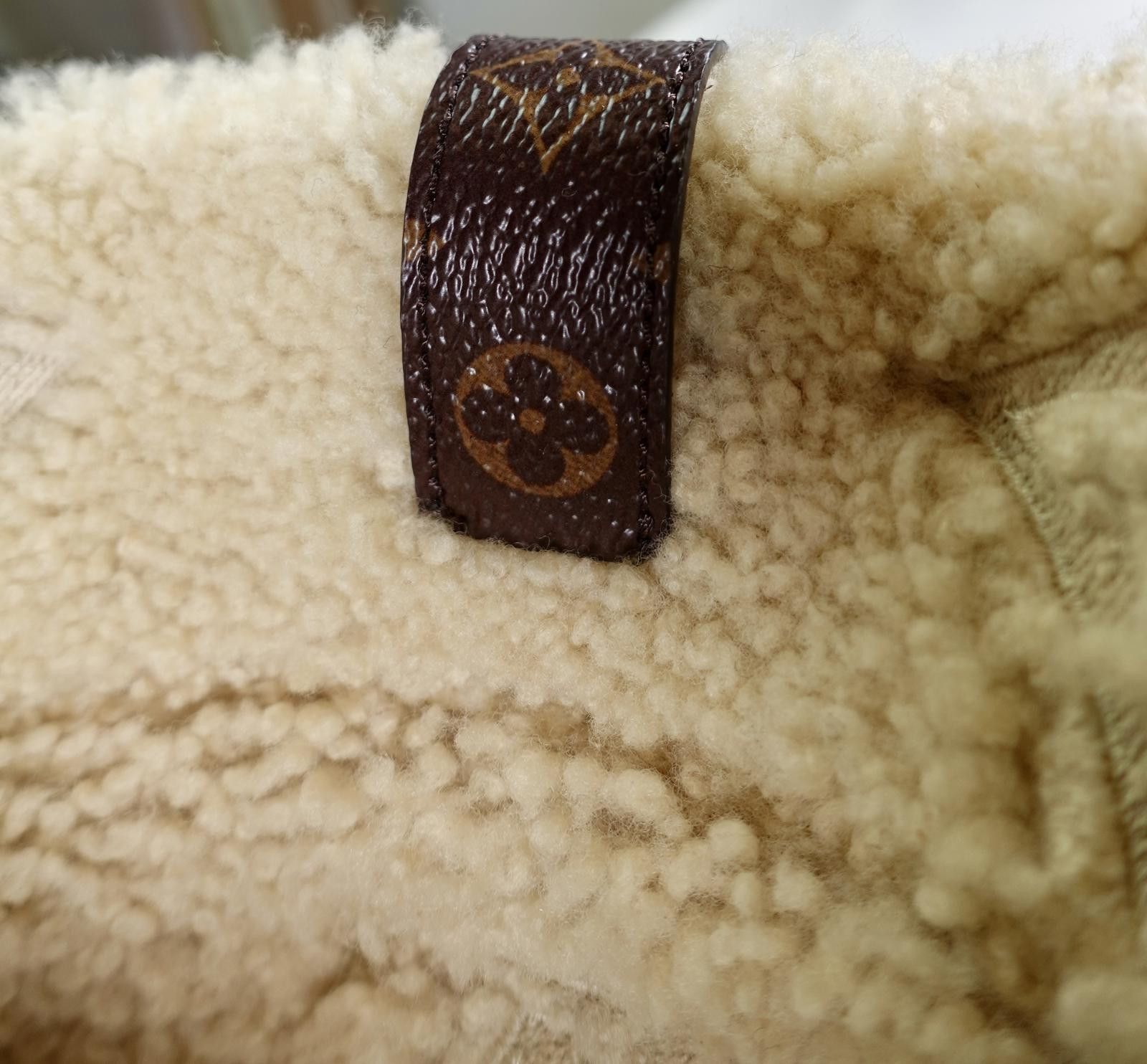 Louis Vuitton Louis Vuitton Shearling LV Curly Bucket Hat in Off White Size ONE SIZE - 3 Thumbnail