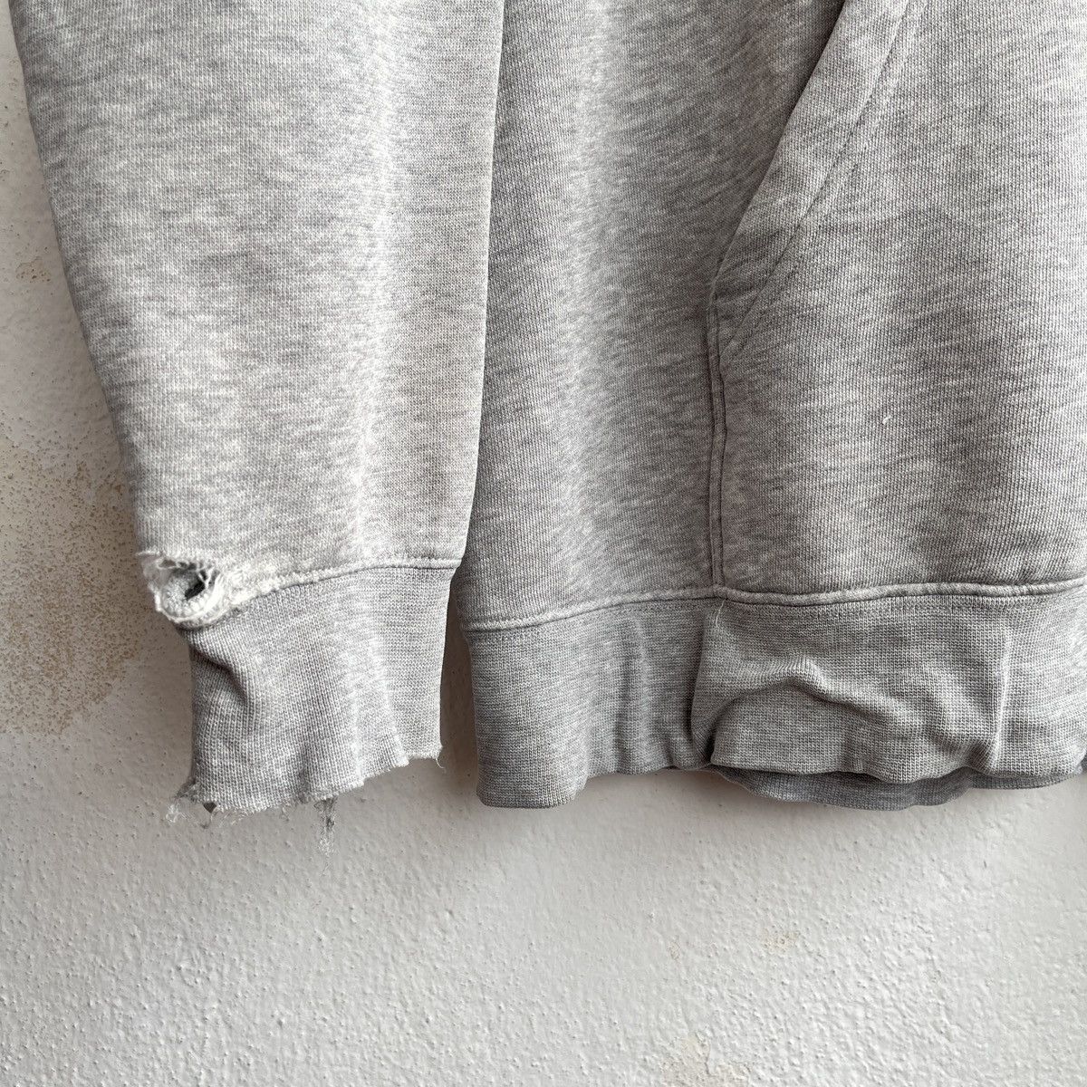 VINTAGE STUSSY SKULL BIG LOGO FRONT DISTRESSED HOODIE