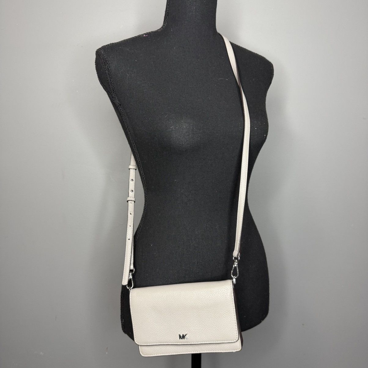 Michael Kors Michael Kors Jet Set Travel Large Crossbody Wallet Gray Size ONE SIZE - 9 Thumbnail