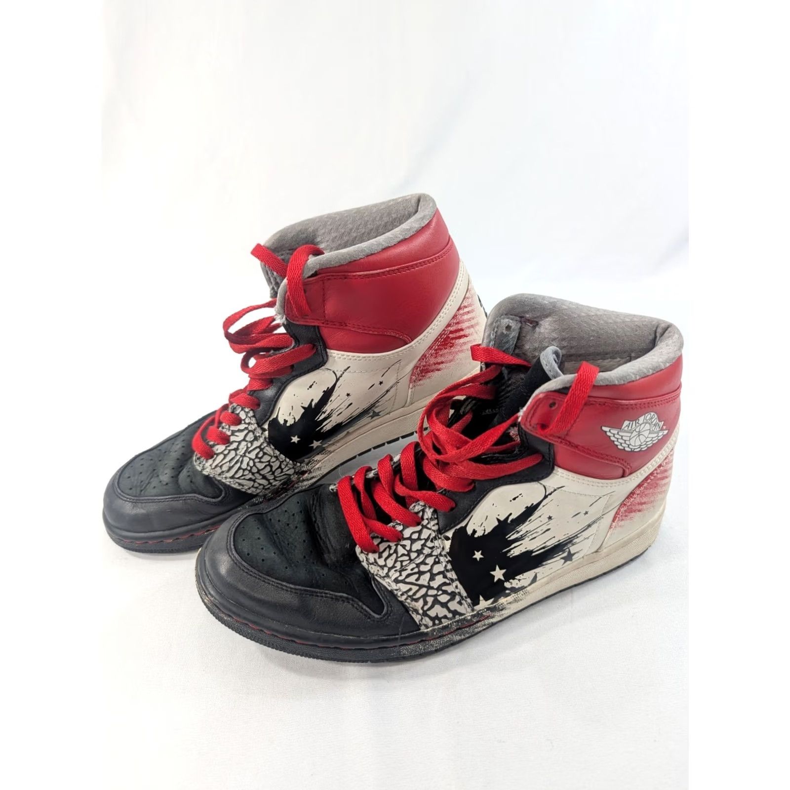 Jordan Brand Jordan Air Jordan 1 Retro High x Dave White Wings for the Future 2012 Sneakers Black 9.5 (Jordan) Size US 10 / EU 43 - 2 Thumbnail