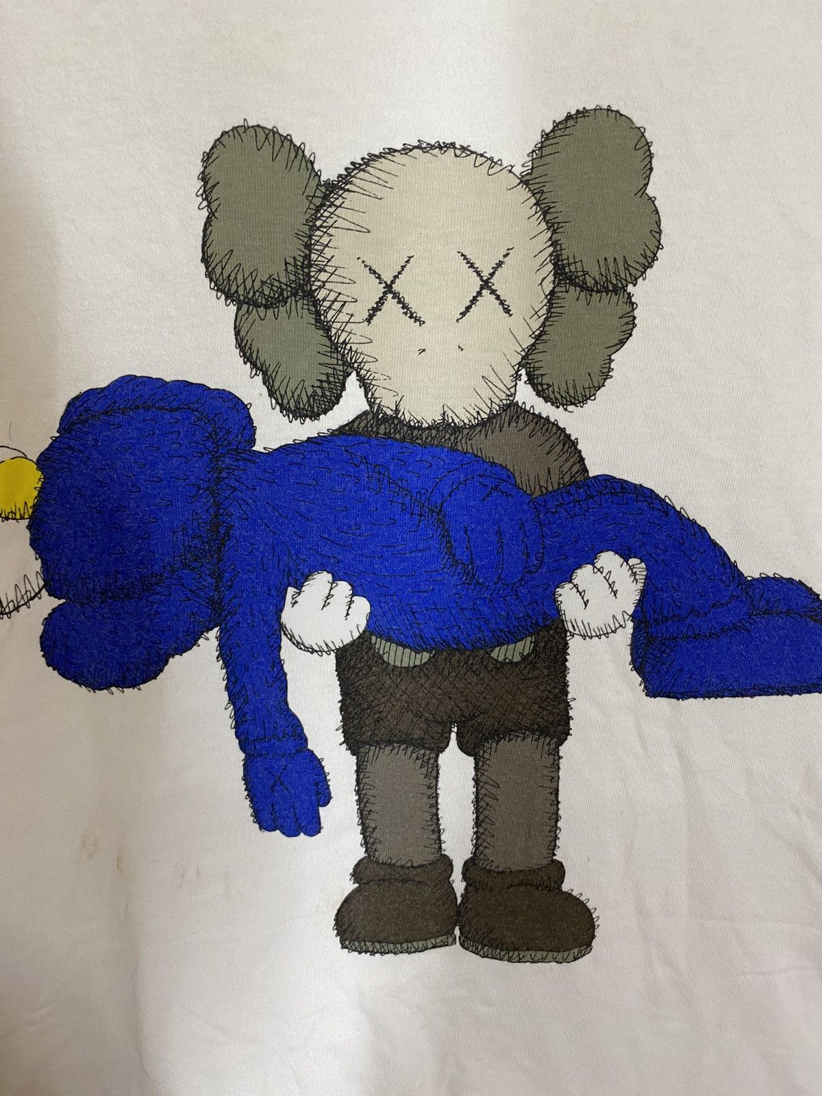 Kaws × Uniqlo 🔥Big size🔥kaws x uniqlo tshirt very rare Size US L / EU 52-54 / 3 - 3 Thumbnail