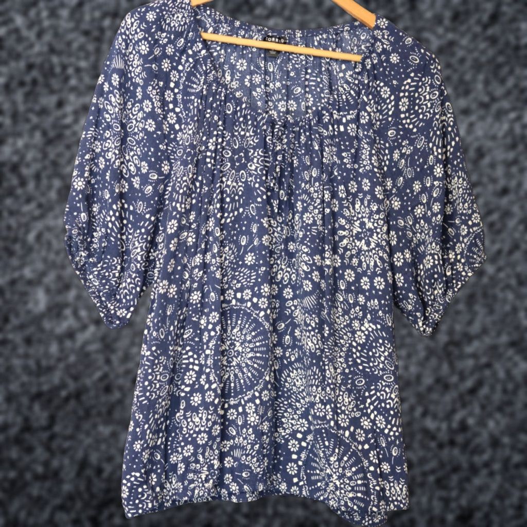 Torrid Nwot! Torrid Navy/White Floral Tunic Blouse Stretch Lightweight Womens 0 #H99-81 Size XS / US 0-2 / IT 36-38 - 1 Thumbnail