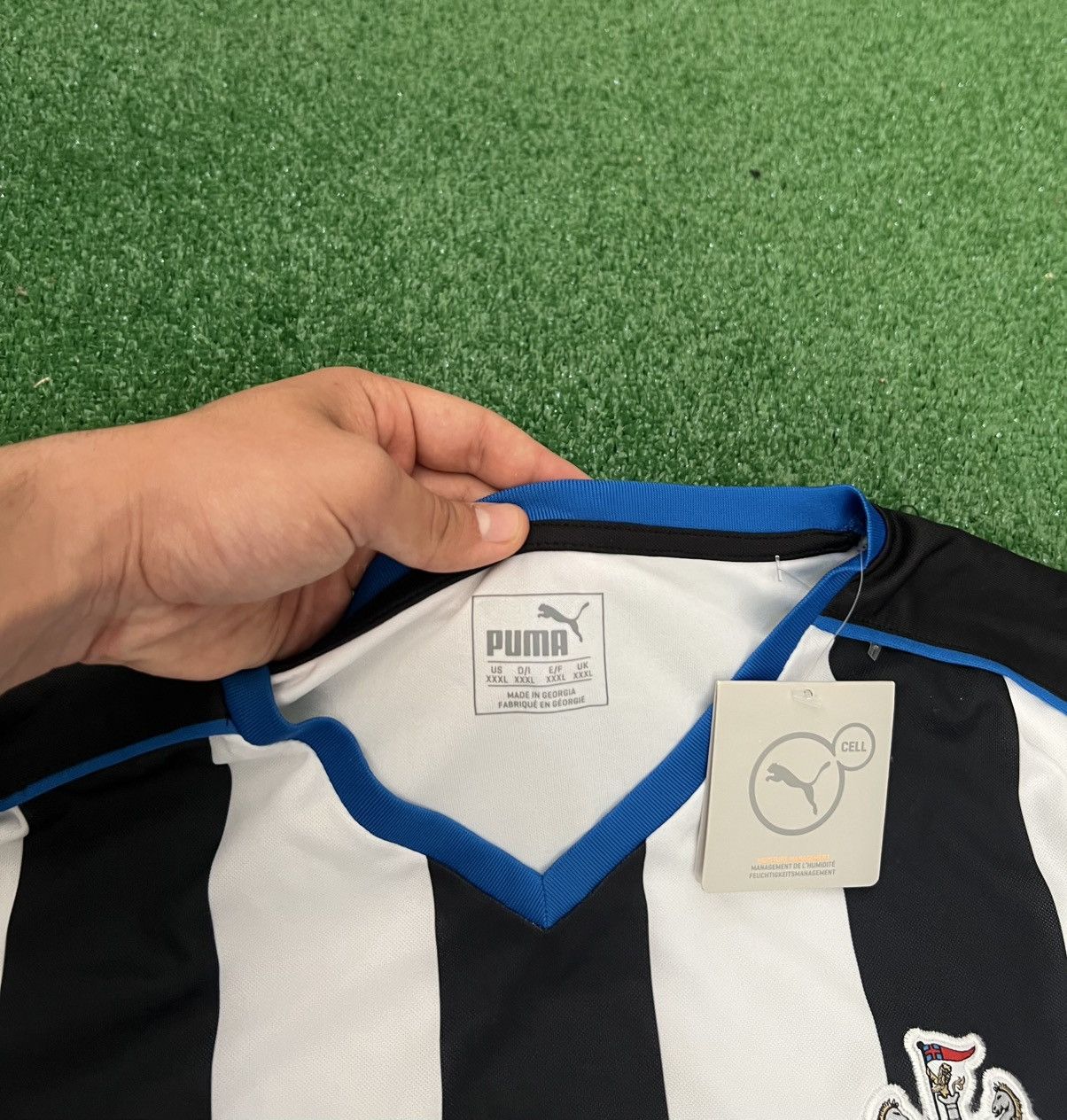 Puma × Vintage Vintage Newcastle United 2015/16 Home Shirt Size US XXL / EU 58 / 5 - 6 Thumbnail