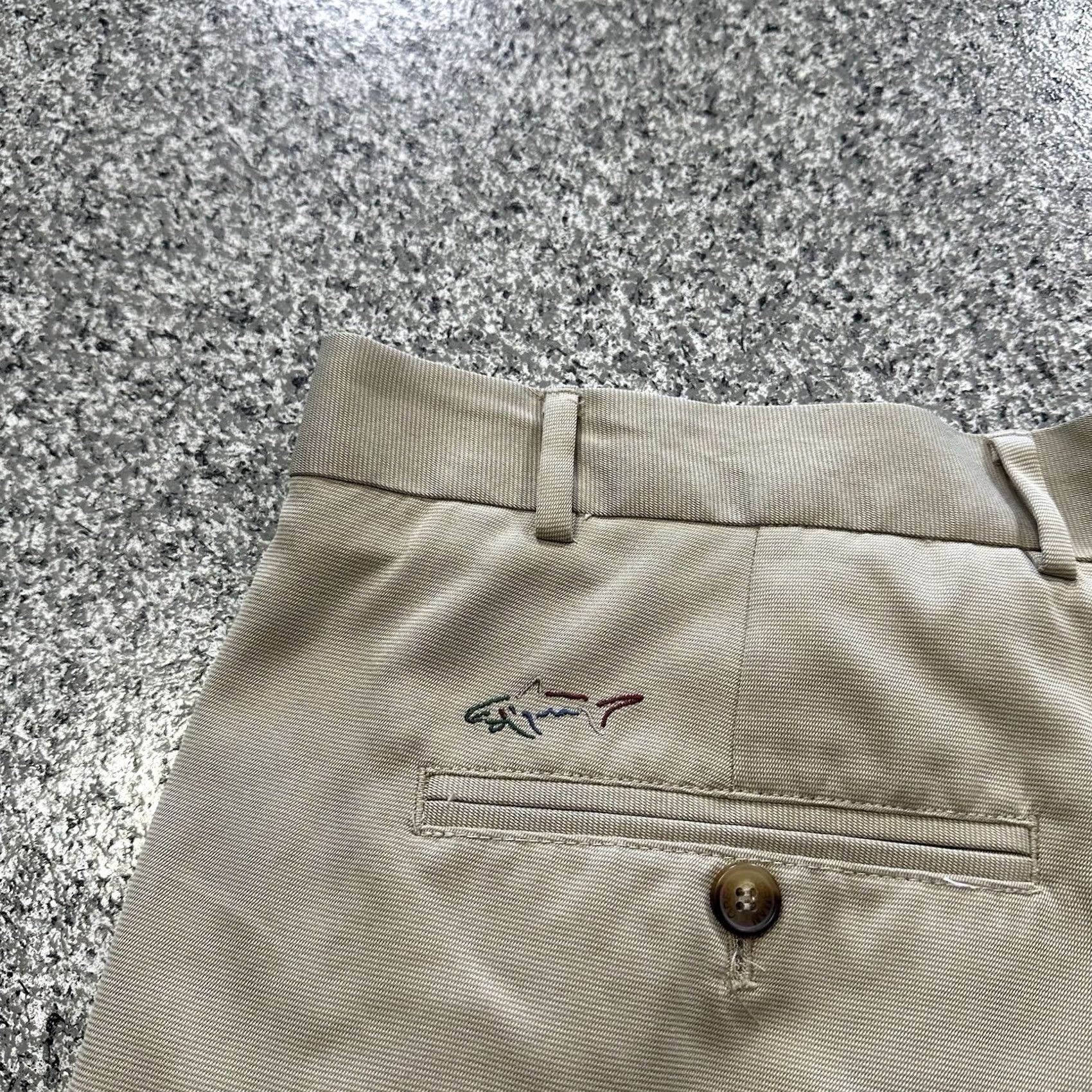 Vintage Greg Norman Mens 42 Beige Tan Pleated 9.5” Inseam Shorts Plaid Chino Casual Sports Pockets Bar 9 Inseam (No N/A) Size US 42 / EU 58 - 4 Thumbnail
