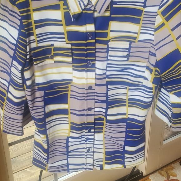 J.McLaughlin J. McLaughlin Short Sleeve Button Down Sz. XS Blouse Size XS / US 0-2 / IT 36-38 - 2 Thumbnail