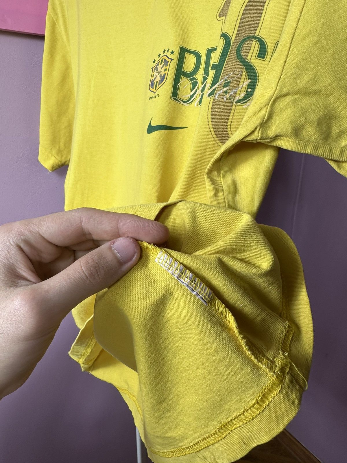 Nike Vintage Nike Brasil Football Ronaldinho 10 T-Shirt Soccer Size US L / EU 52-54 / 3 - 9 Thumbnail