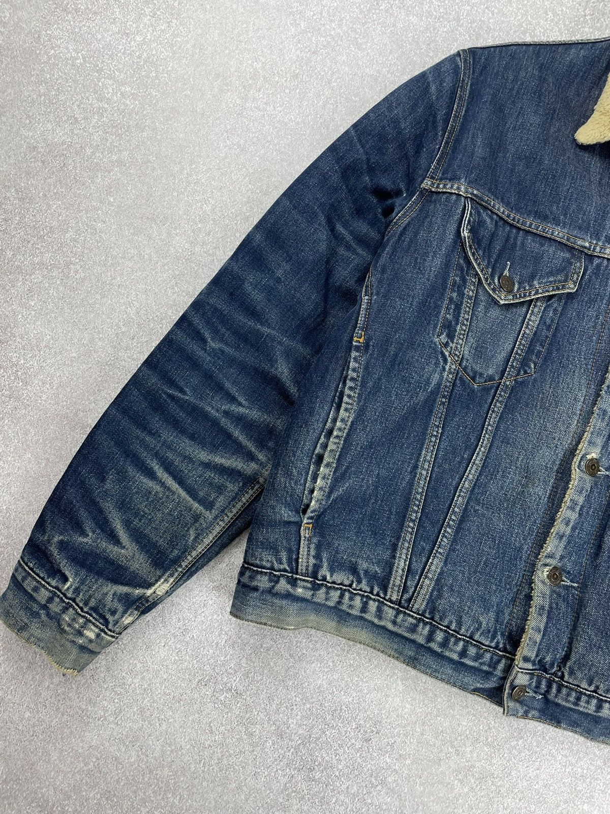 Levi's × Levi's Vintage Clothing × Vintage Vintage Levis Distressed Denim Jacket Sherpa Size US XXL / EU 58 / 5 - 4 Thumbnail