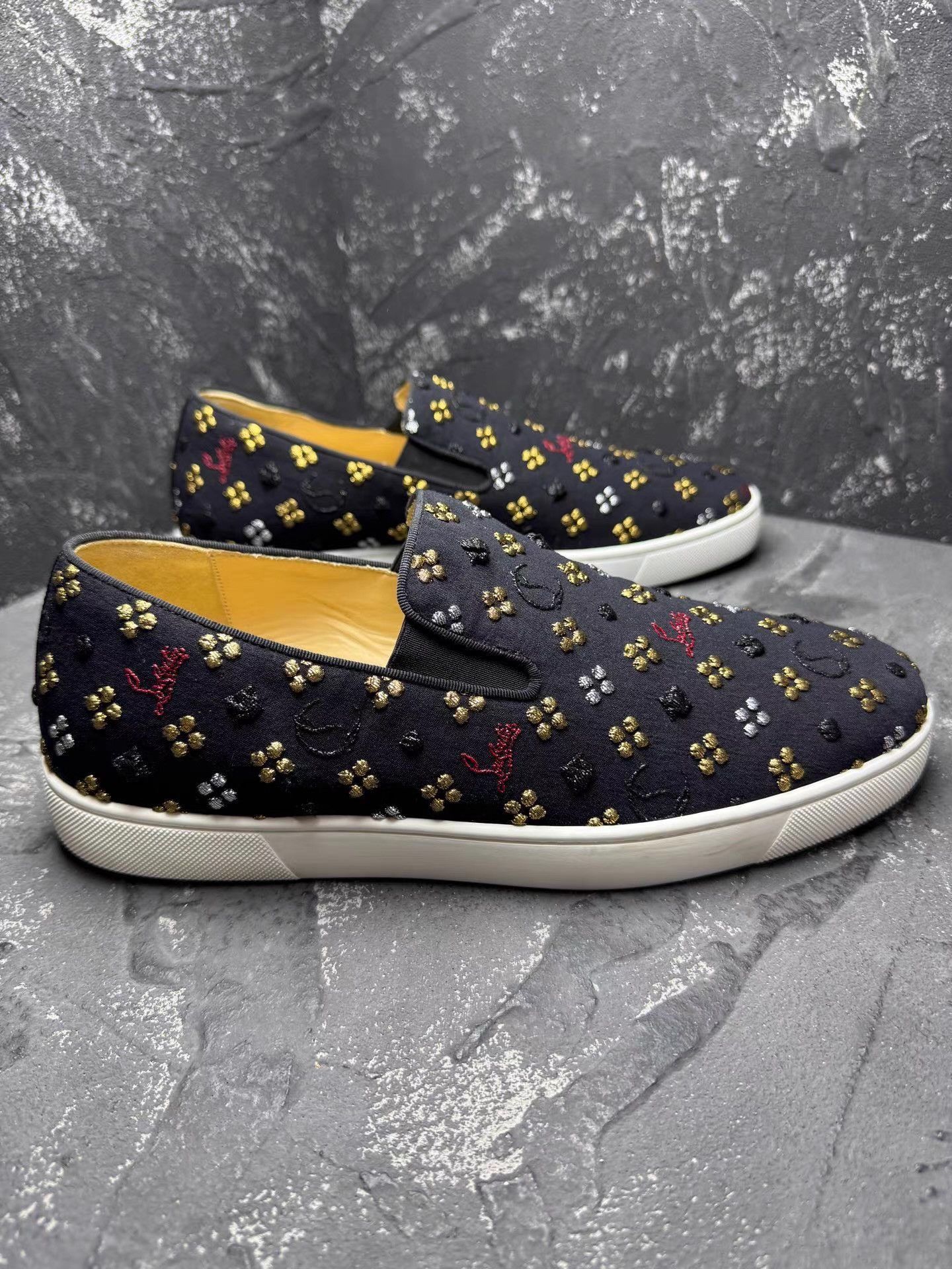 Clarks ChristianLouboutinEmbroideredWovenAll-OverPrintSlip-Ons Q10 Size US 10 / EU 43 - 8 Thumbnail