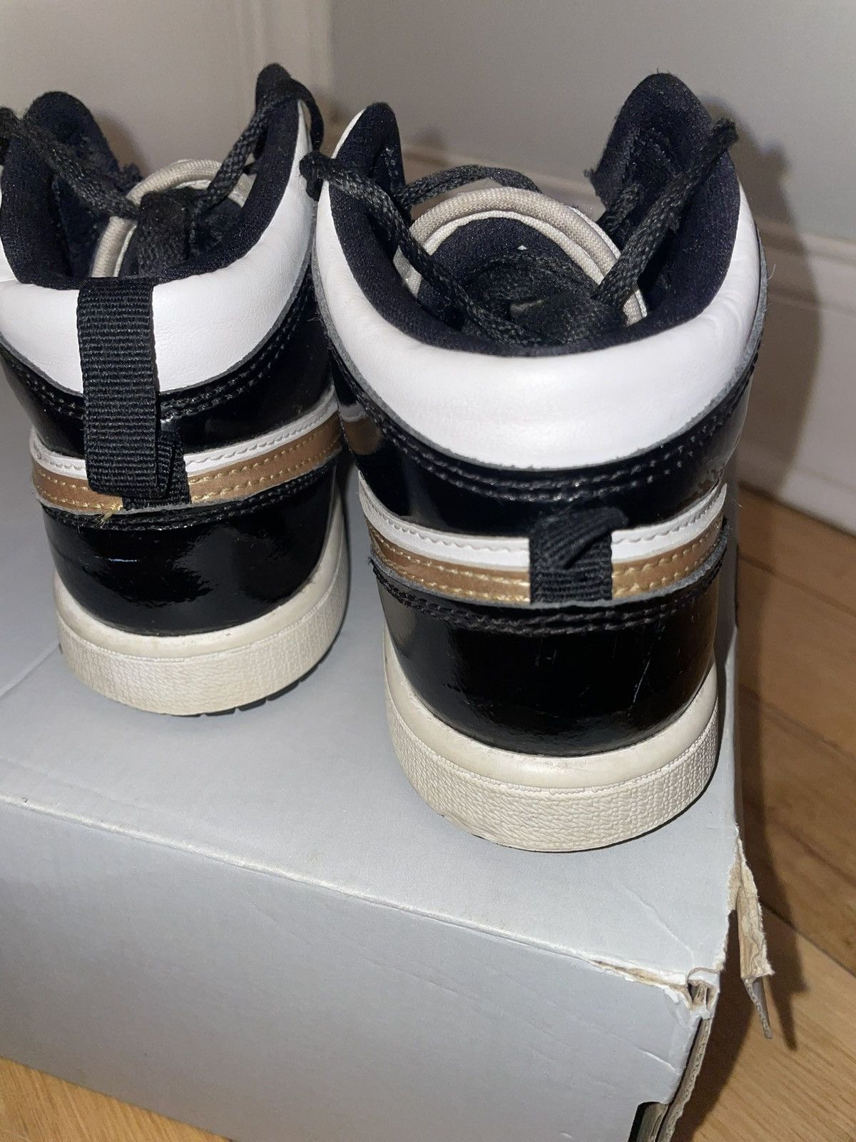 Jordan Brand jordan 1s Size US 5 / EU 37 - 4 Thumbnail