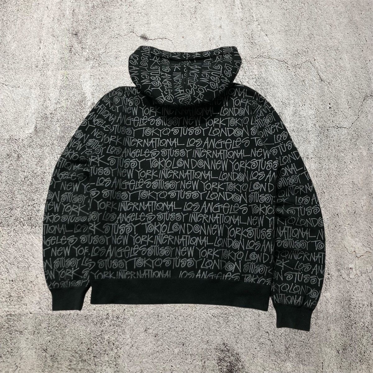 Stussy Stussy World Tour Monogram Logo Pull Over Hoodie Black Size US L / EU 52-54 / 3 - 8 Thumbnail