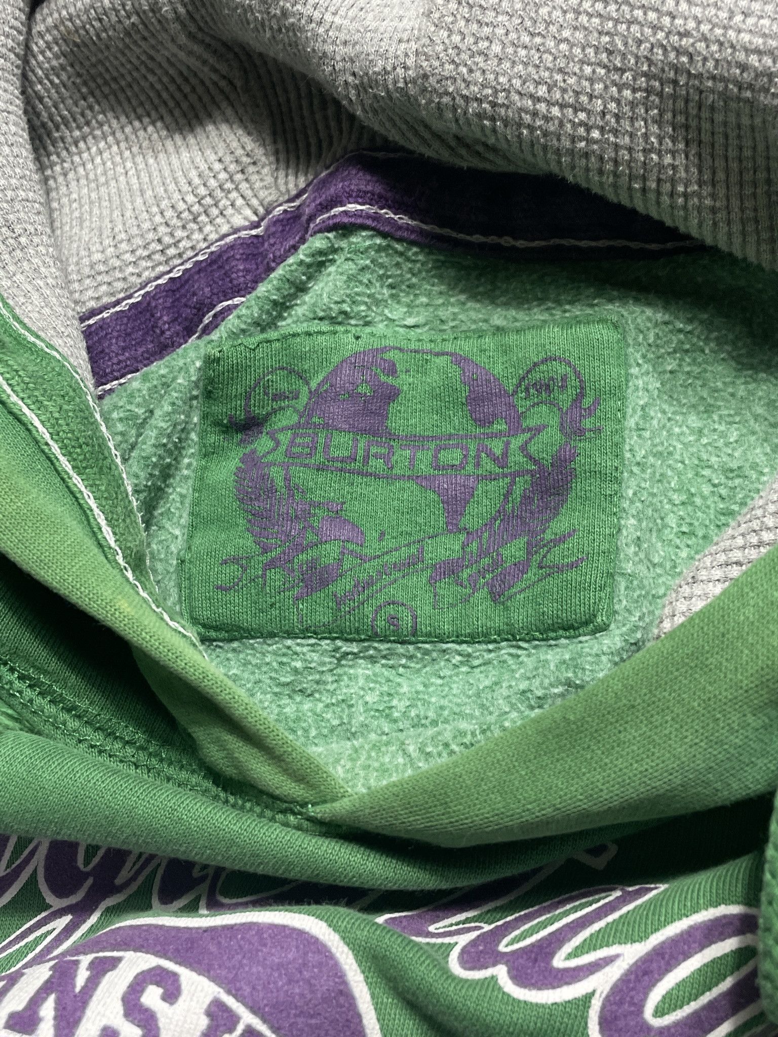 Burton Vintage Y2K Hoodie Spellout Cozy Streetwear Hype Burton Size US S / EU 44-46 / 1 - 5 Thumbnail