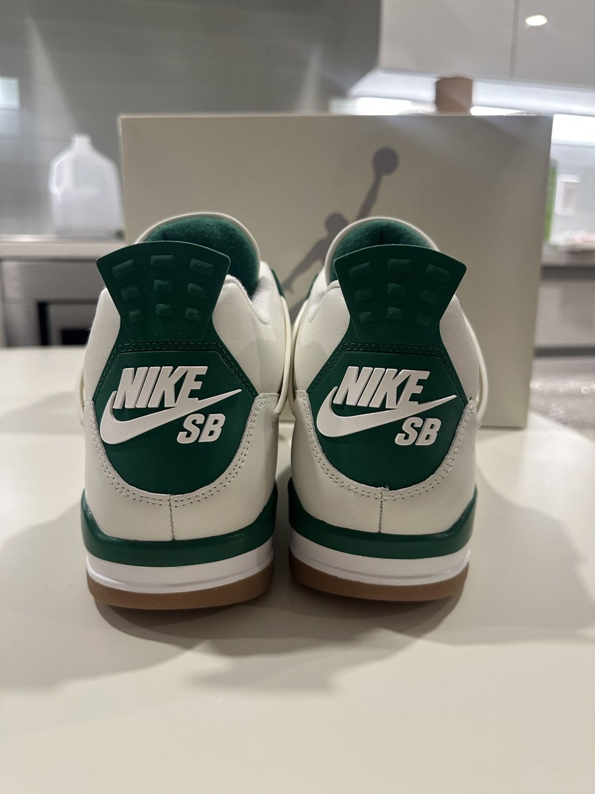Nike SB Nike jordan 4 sb pine green Size US 10 / EU 43 - 4 Thumbnail