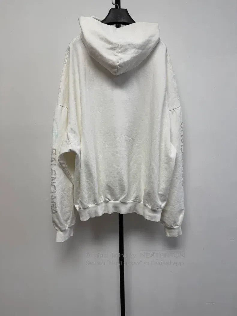 Balenciaga Balenciaga Printed Aged Hooded Casual Sweatshirt - White Size US L / EU 52-54 / 3 - 2 Thumbnail