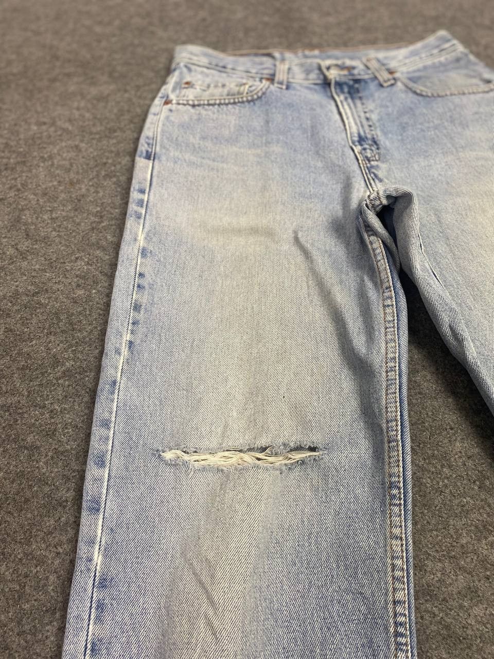 Levi's vintage levis 550 relaxed fit distressed denim nice design Size US 31 - 10 Thumbnail