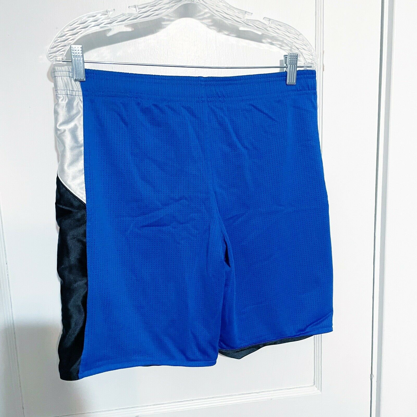 Nike Vintage Nike Basketball Reversible Shorts Size M Blue Black Size US 30 / EU 46 - 2 Thumbnail