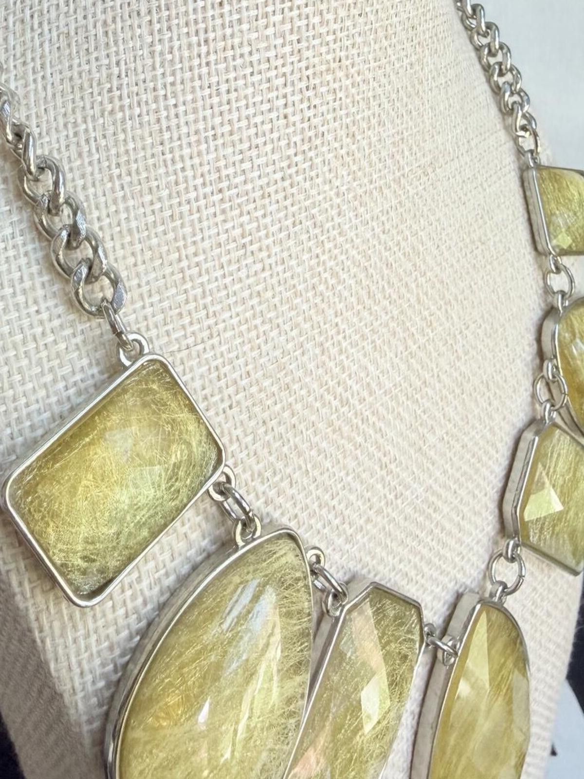 Other NY & Co Gold Statement Necklace Geometric Resin Size ONE SIZE - 6 Thumbnail