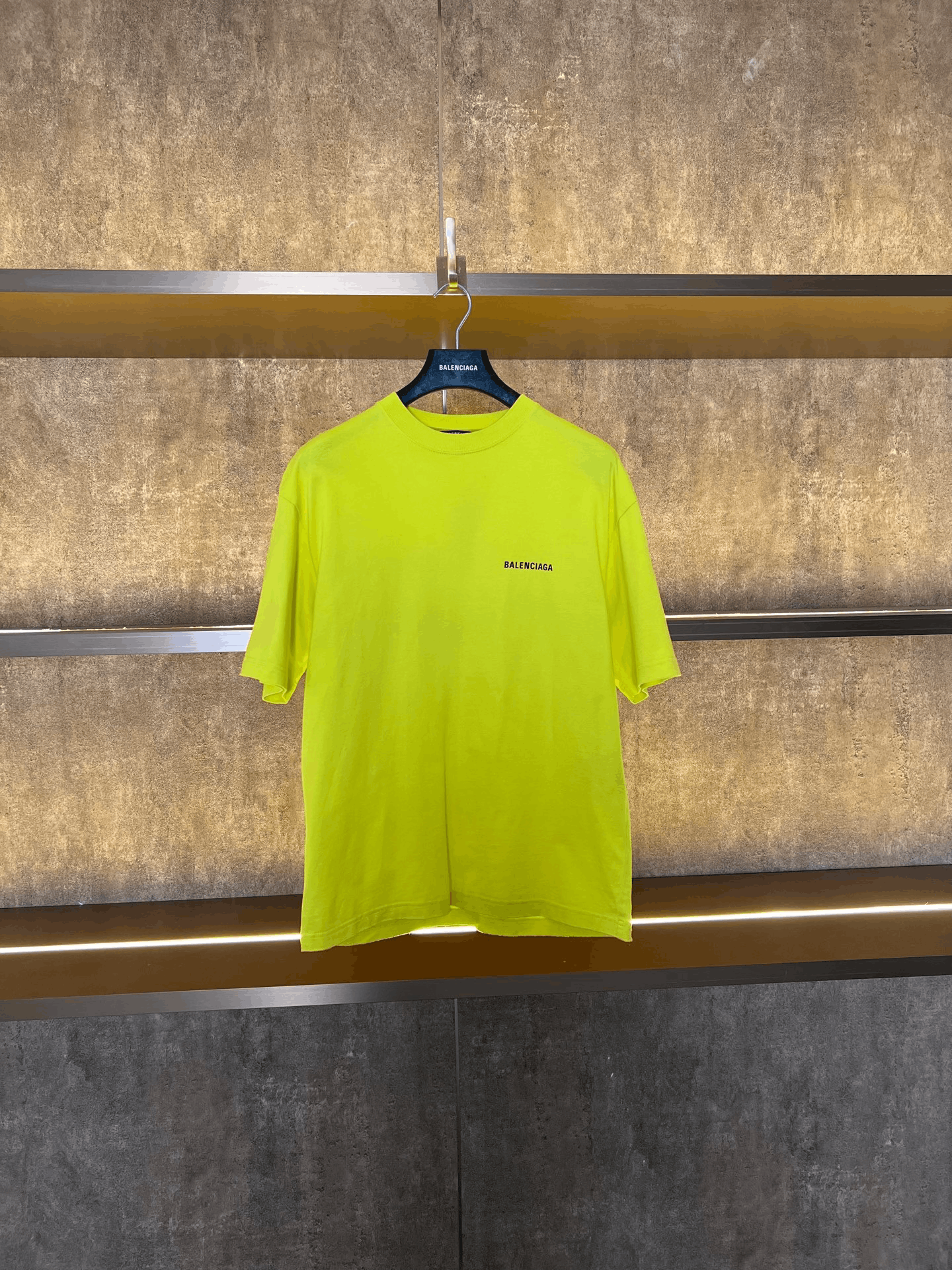 Balenciaga Balenciaga T-Shirt xs Men Size US XS / EU 42 / 0 - 1 Thumbnail