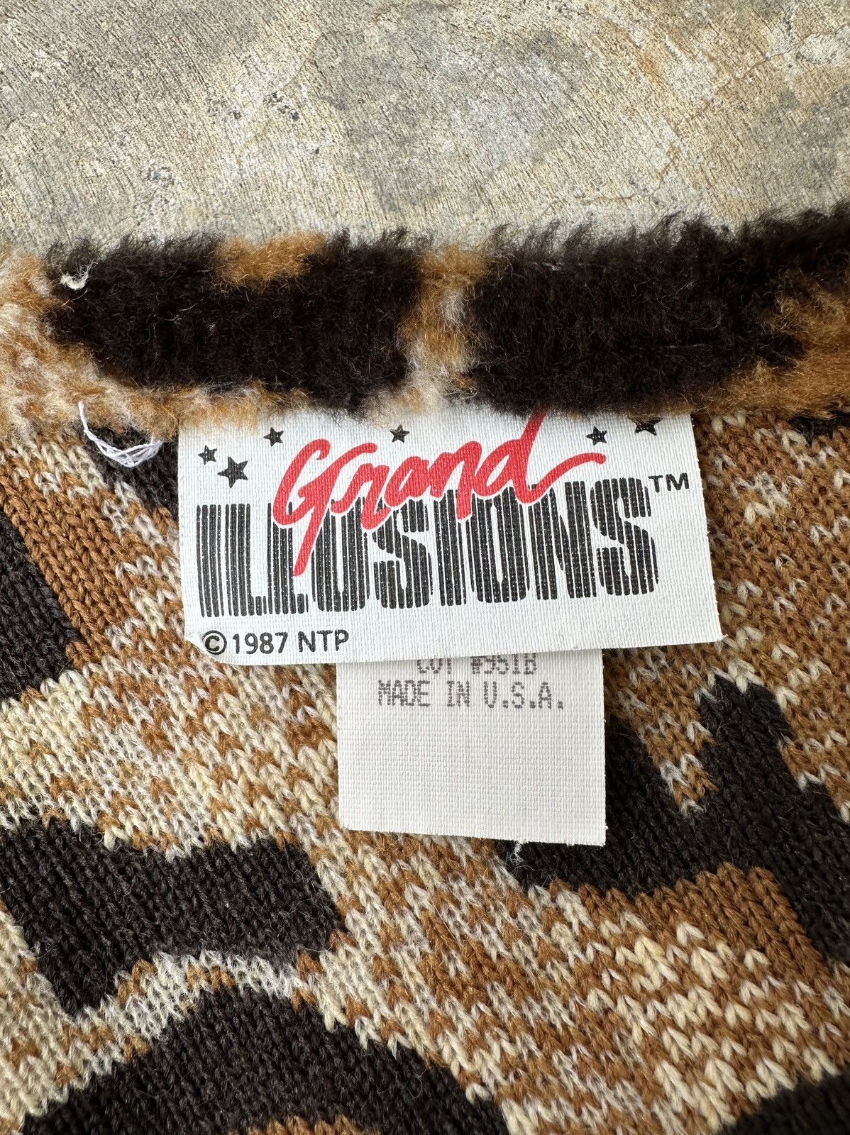 Vintage Caveman Leopard Cheetah Fur Sleeveless One shoulder tank top Size US L / EU 52-54 / 3 - 5 Thumbnail