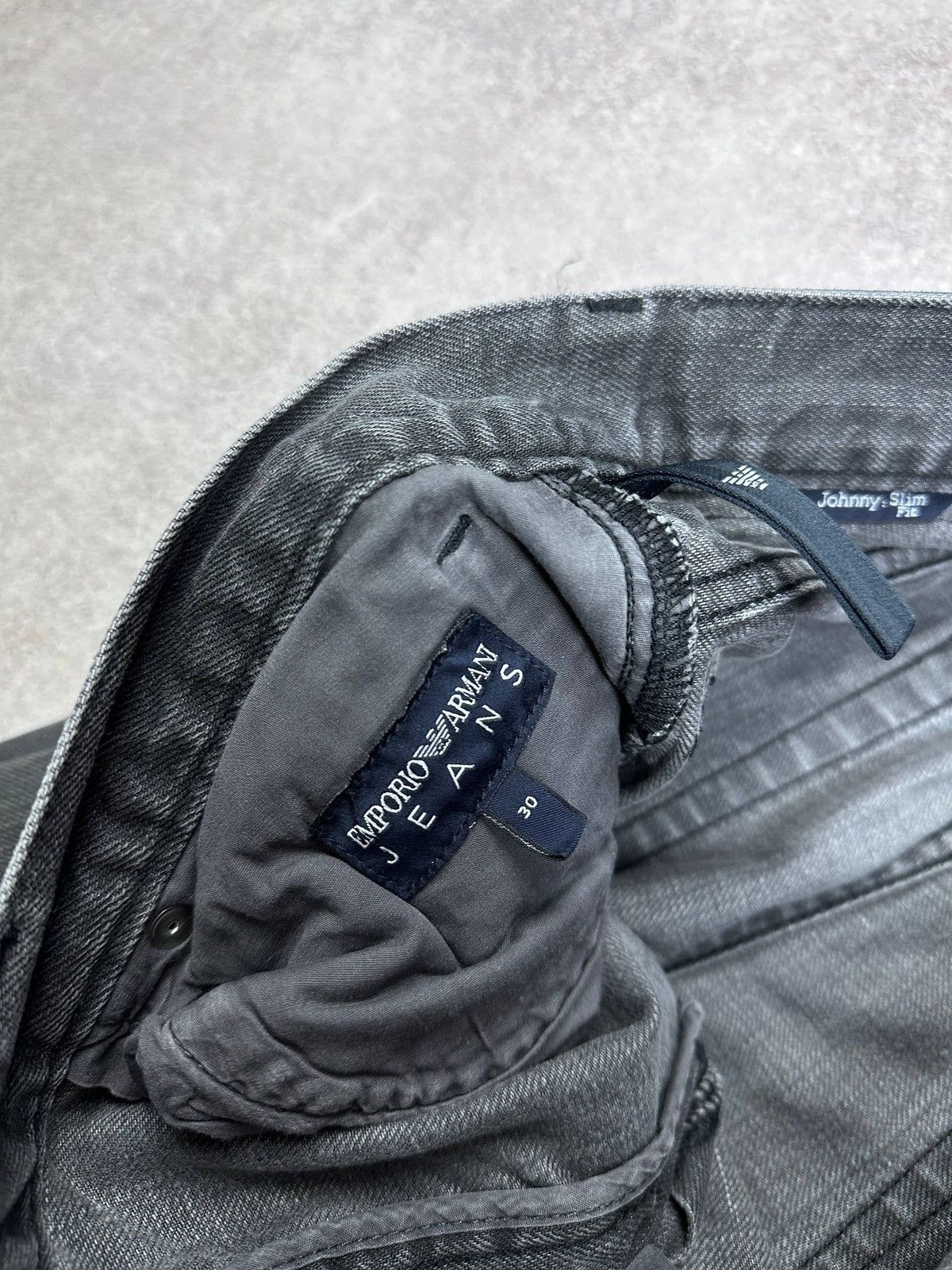 Emporio Armani Vintage Emporio Armani Metal Logo Grey Baggy Jeans Rare 30 Size US 30 / EU 46 - 16 Thumbnail