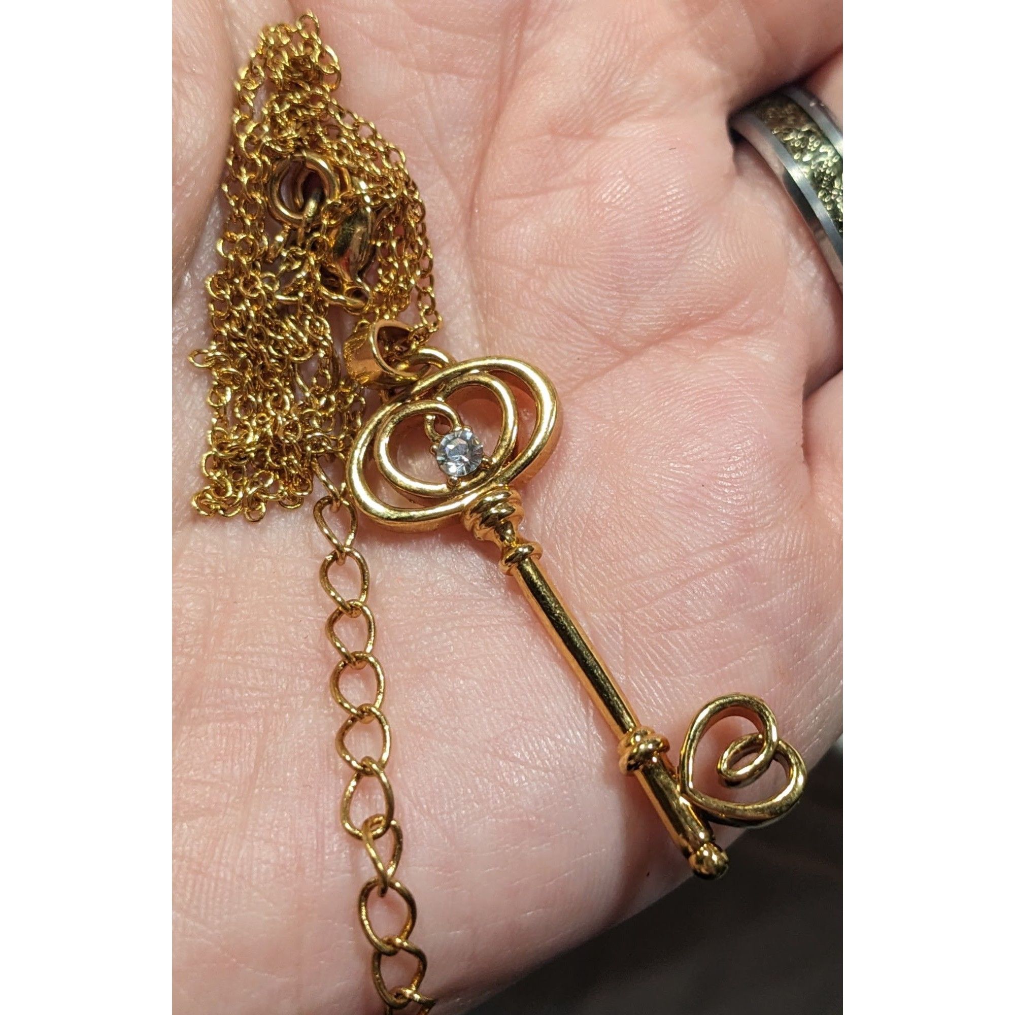 Other Whimsical Fantasy Gold Tone Skeleton Key Pendant Necklace Size ONE SIZE - 3 Thumbnail